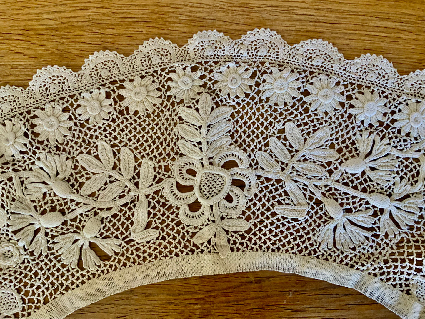 Antique Collar - Handmade Lace - 1900