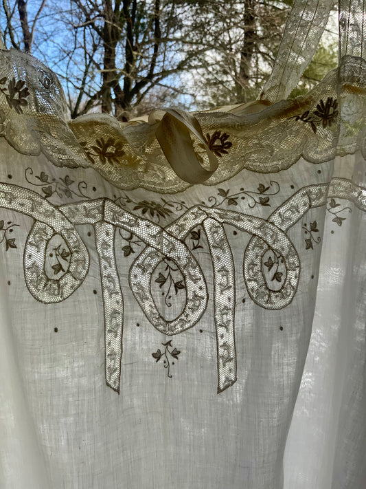 Edwardian Cotton Batiste Boudoir Nightgown c.1905–1915 – Antique Lace Appliqué, Floral Embroidery & Lace Straps-ED64