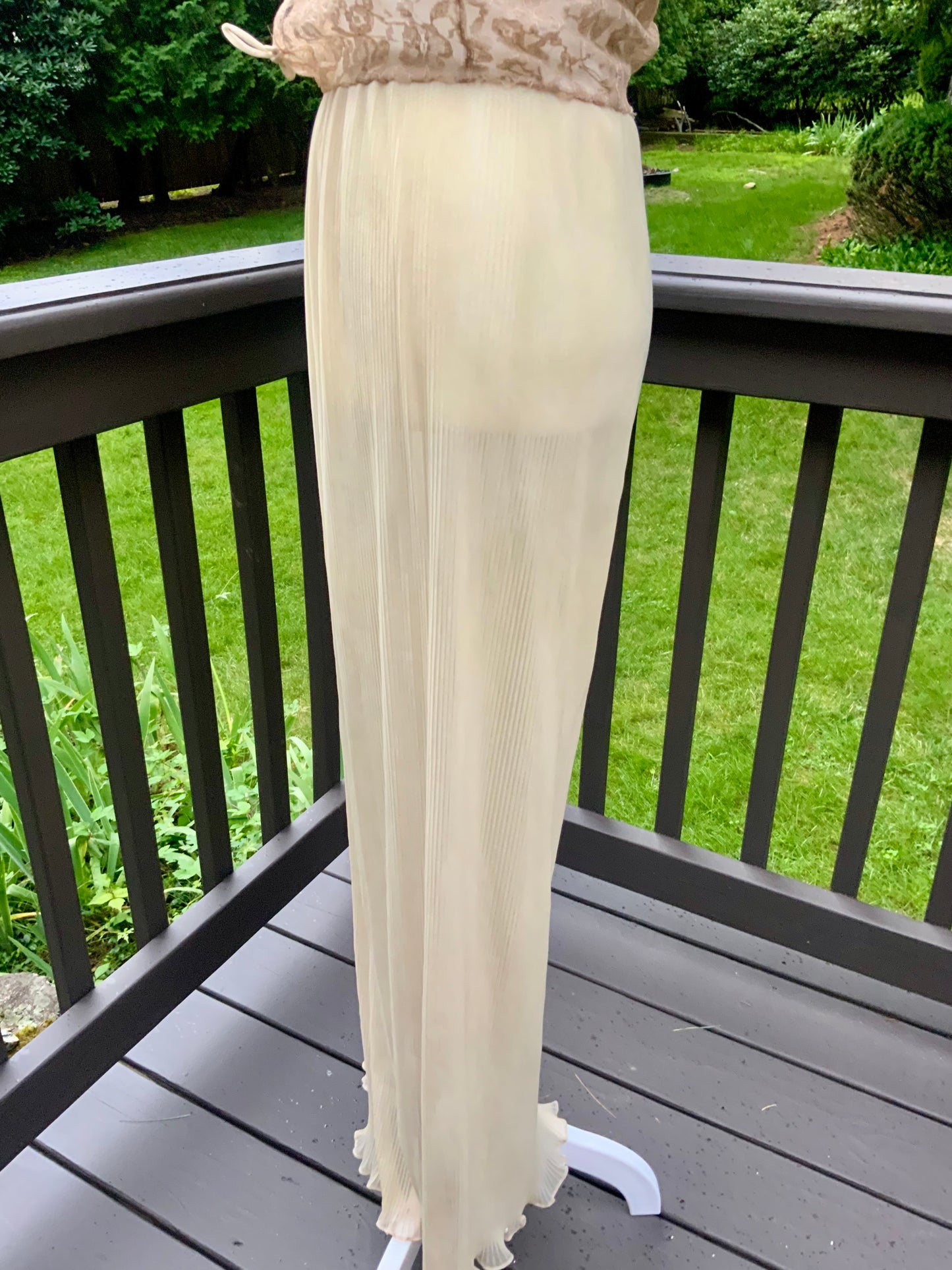 Hand Dyed 1940s Champagne Lace Bridal Gown Pleated Wedding Dress Vintage Boudoir Dress
- 40B3