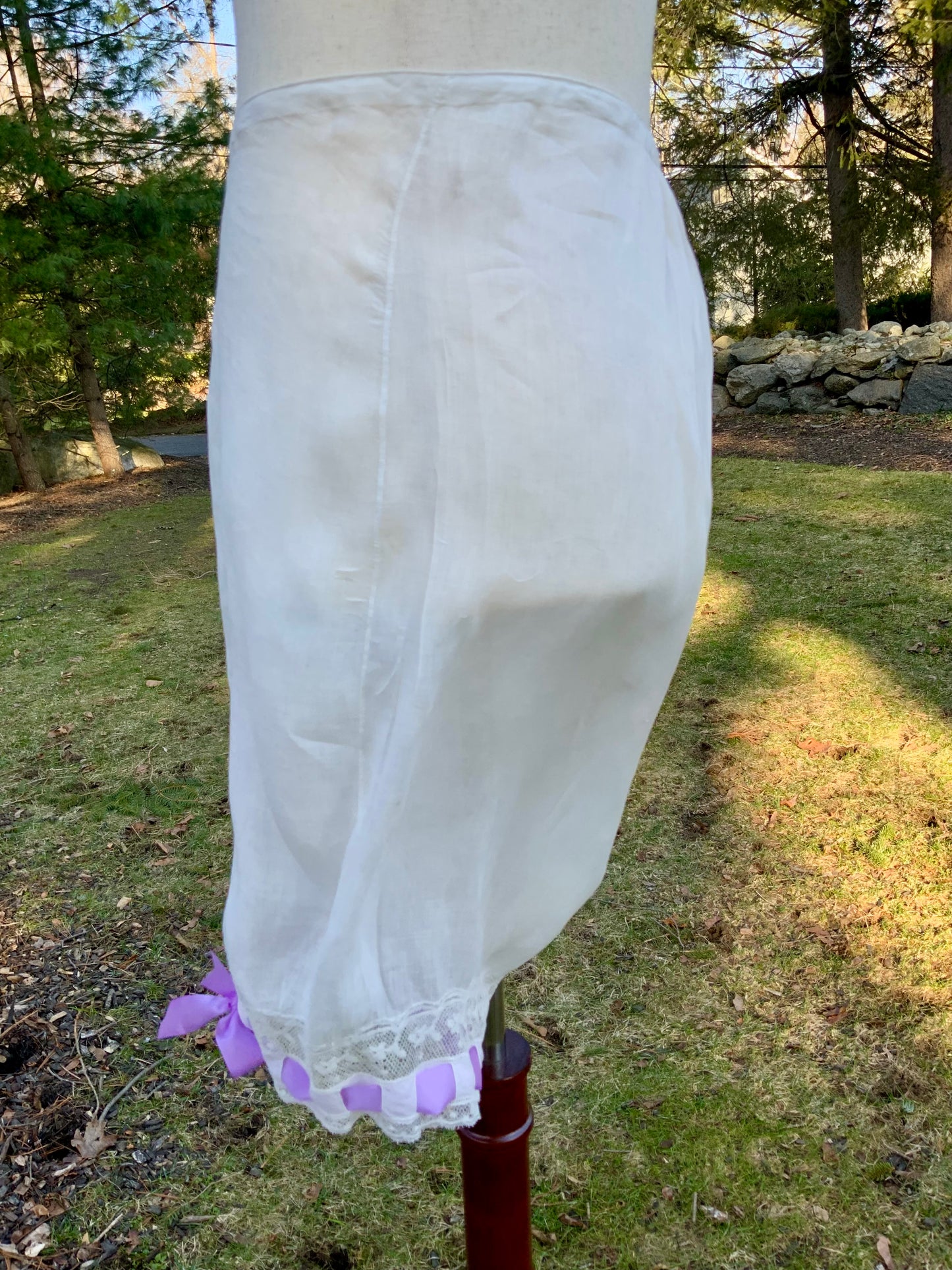 Antique Edwardian White Cotton Bloomers – Lace Trim – Lavender Ribbon Detail – Adjustable Waist – Split Crotch Drawers – Early 1900s Lingerie-ED72