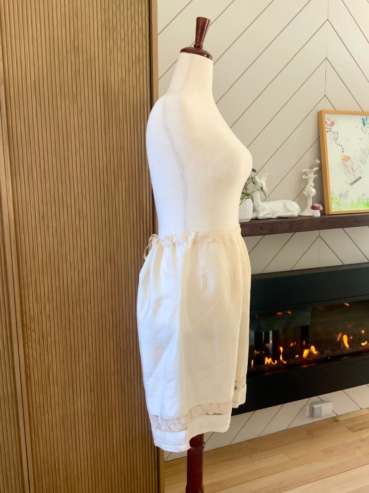 Edwardian Silk Pantalettes with Filet Lace • Antique Bloomers • Victorian Drawers • 1900s Boudoir Lingerie-ED52