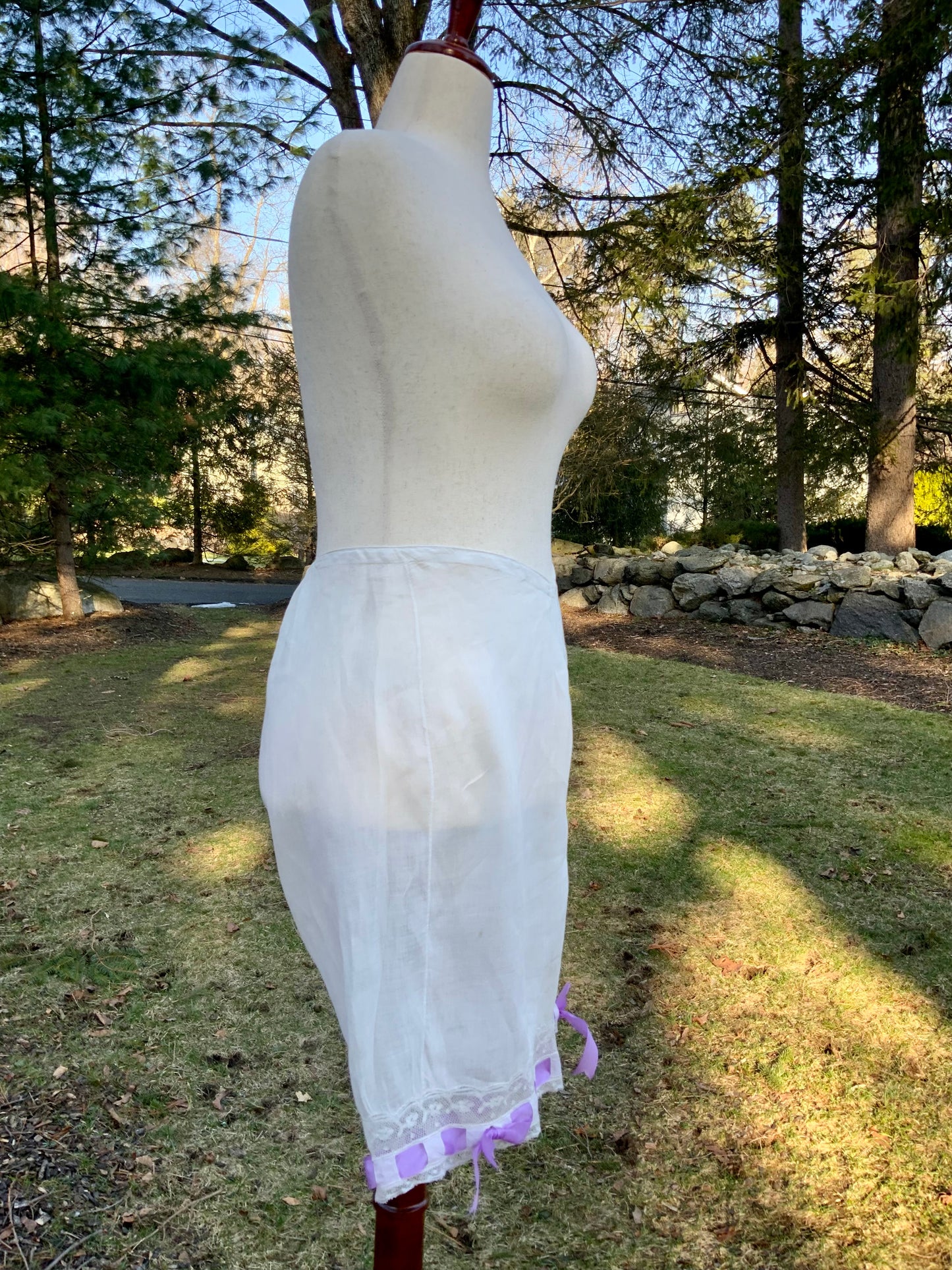 Antique Edwardian White Cotton Bloomers – Lace Trim – Lavender Ribbon Detail – Adjustable Waist – Split Crotch Drawers – Early 1900s Lingerie-ED72