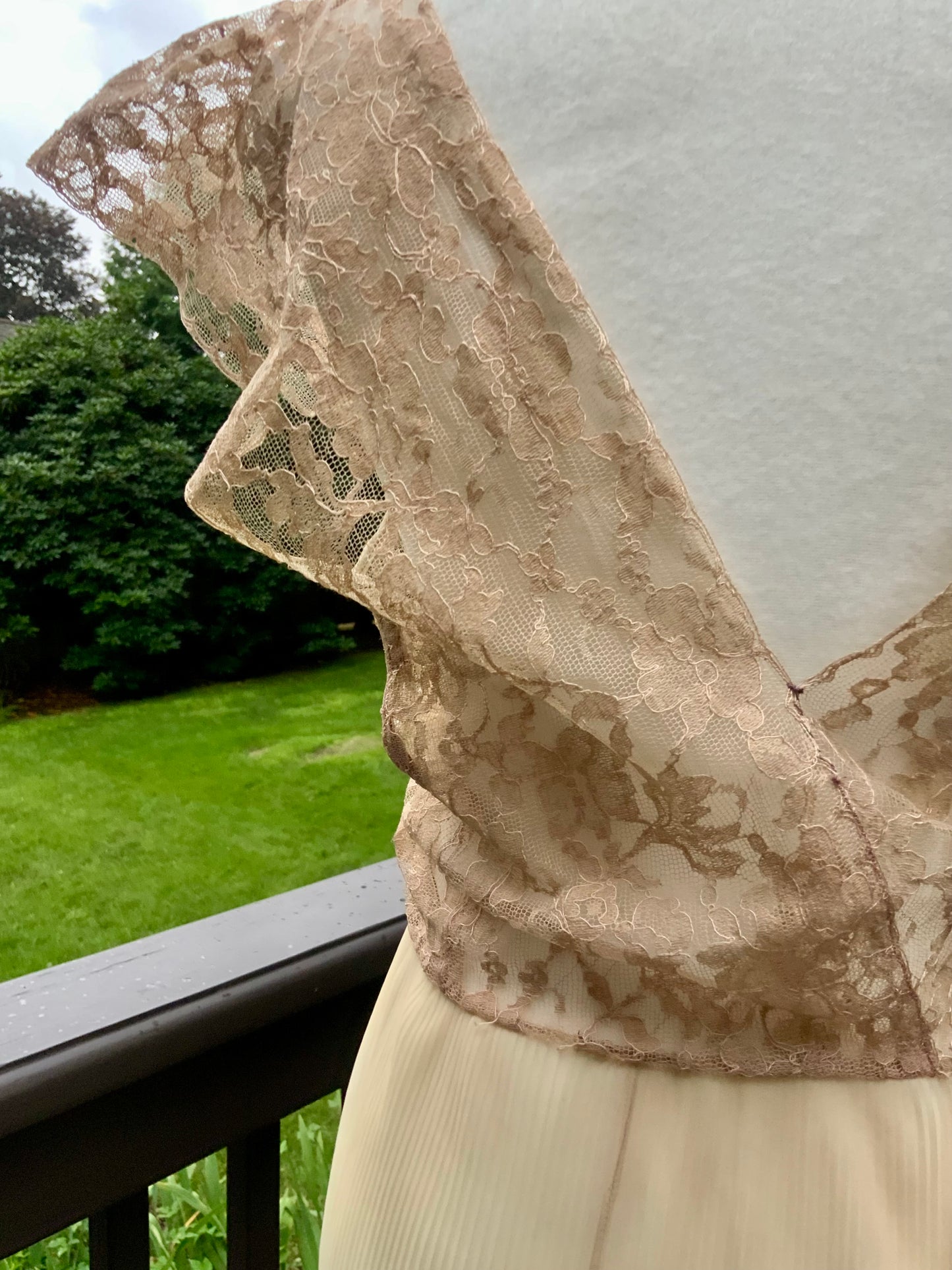 Hand Dyed 1940s Champagne Lace Bridal Gown Pleated Wedding Dress Vintage Boudoir Dress
- 40B3