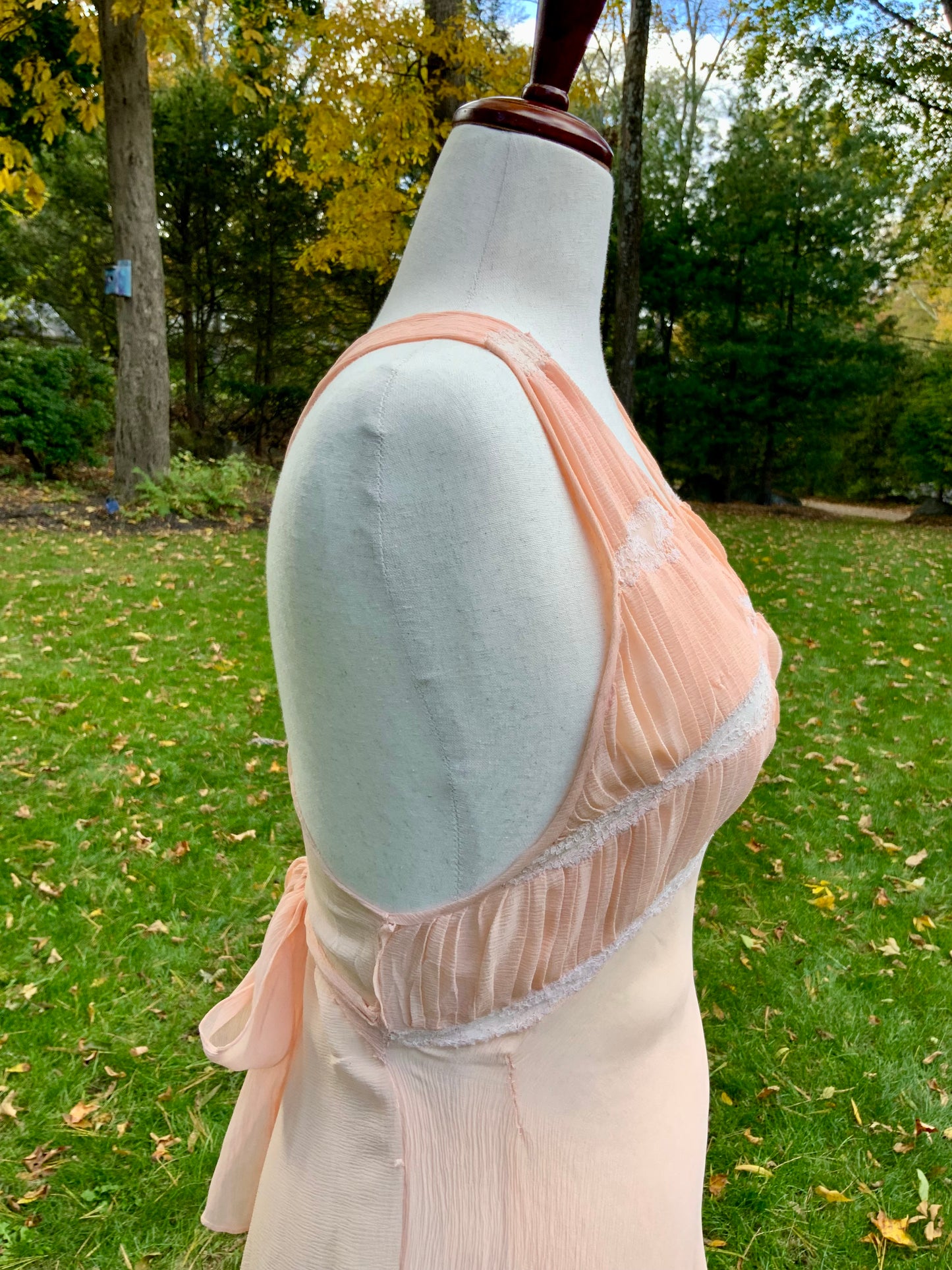 Untit 1930s Pleated Chiffon & Lace Silk Nightgown – Old Hollywood -1938/1942 - 30AN