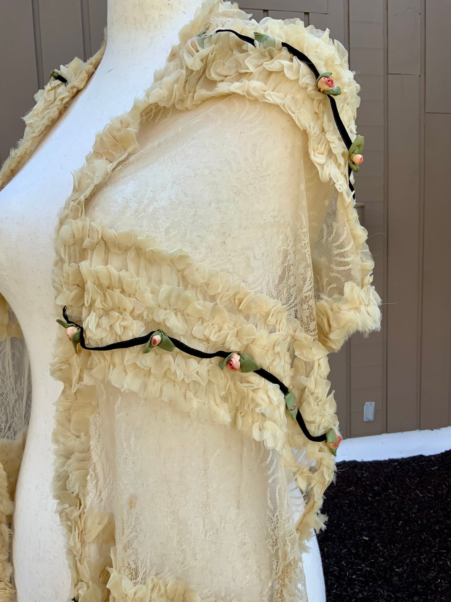 Rare Antique Edwardian Lace & Chiffon Ruffle Scarf Shawl w/ Ribbon Rosettes – Iconic -VI1734j