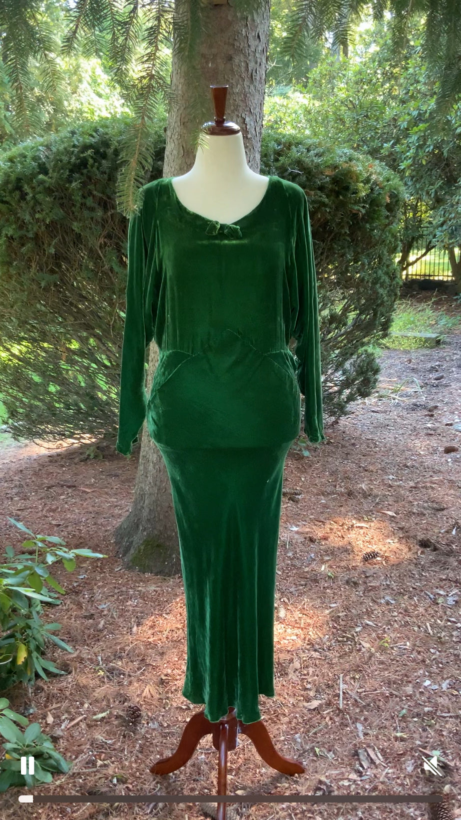 Green Velvet Evening Dress - Late 30s - 30AM