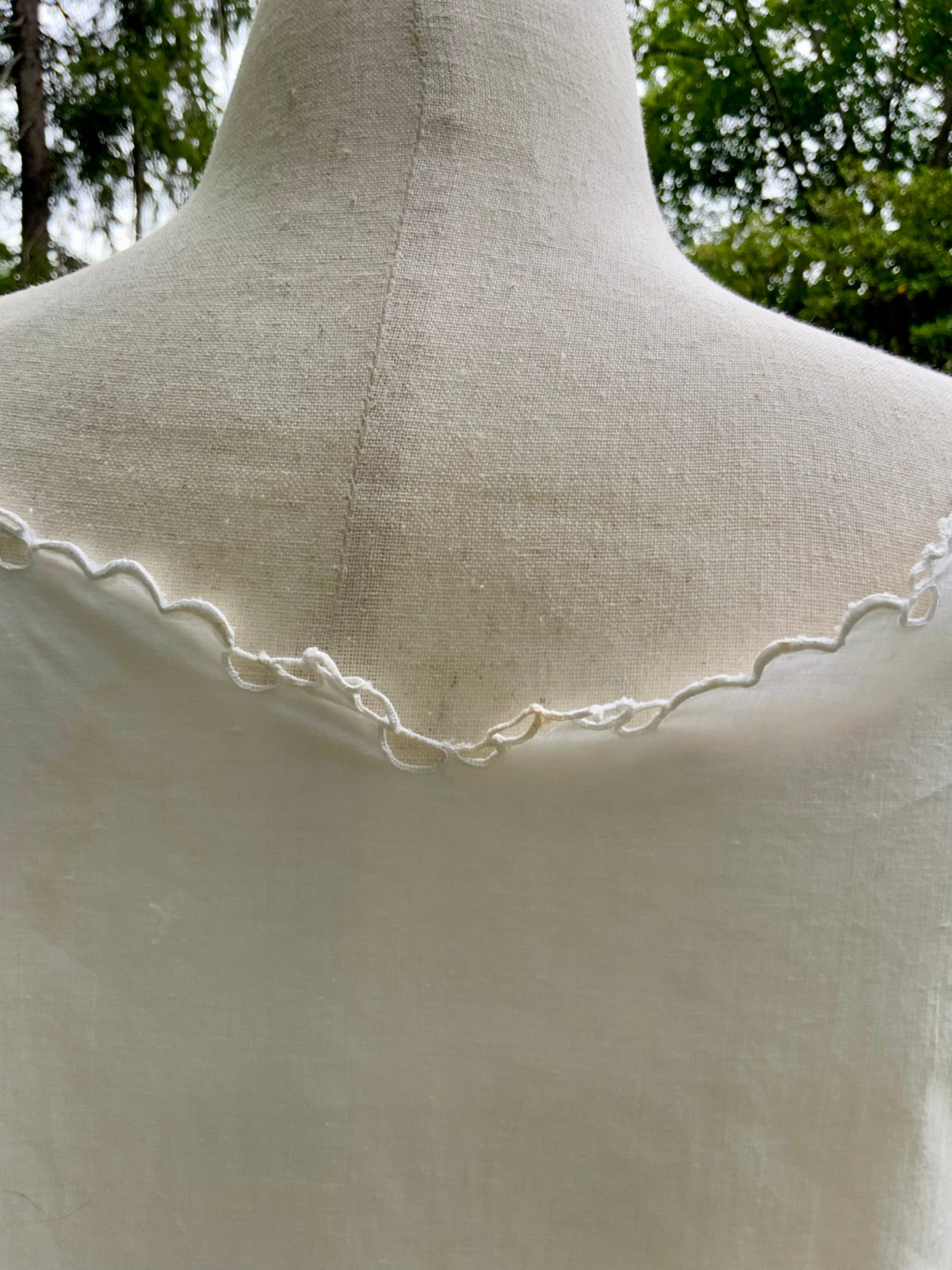 Late Edwardian White Cotton Nightgown. Antique Embroidered Cutwork Dress. Circa 1910s.ED100