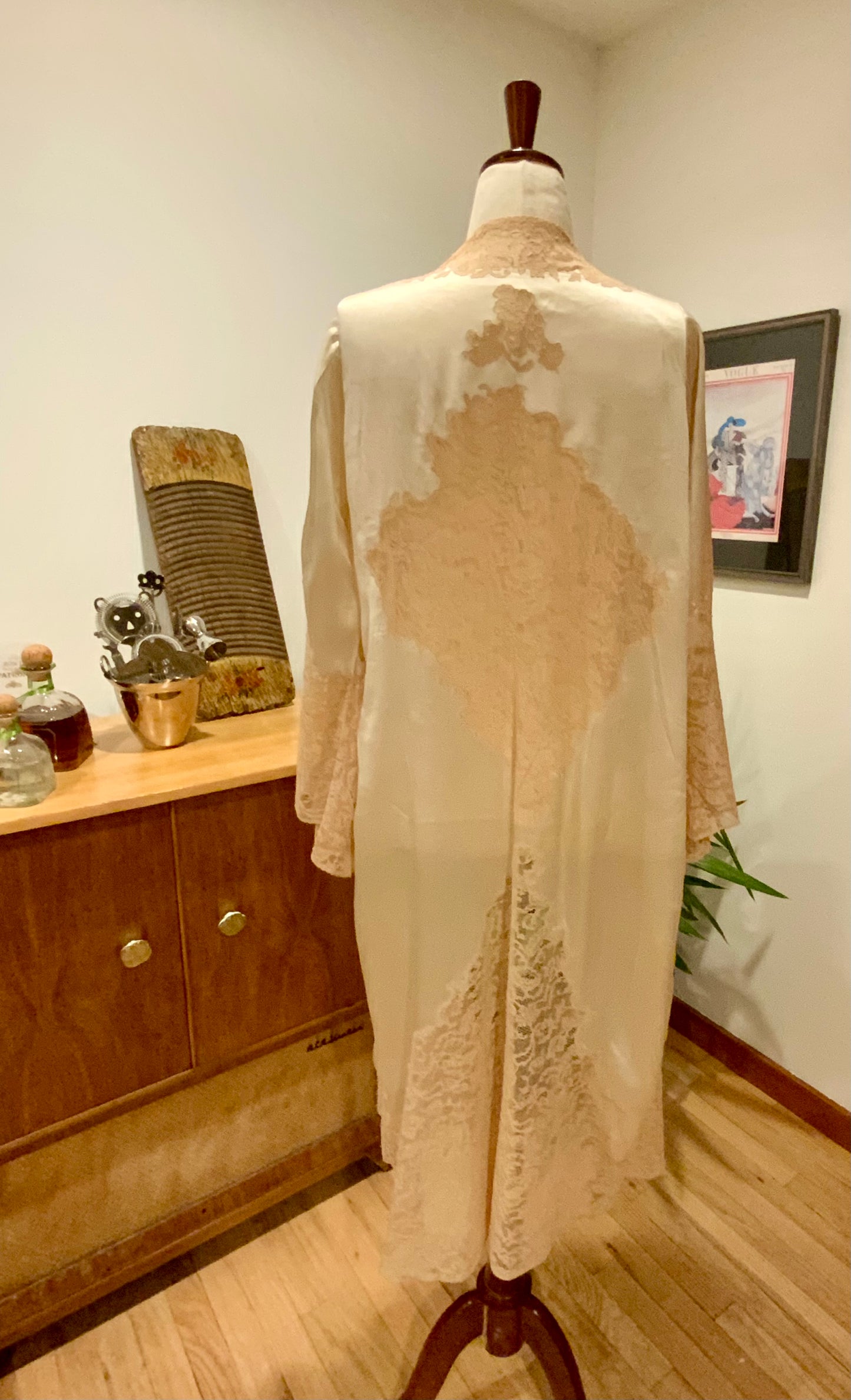 1930s Pure Silk & Lace Robe – Ivory Antique Peignoir with Hand – Luxury Vintage - 30AR