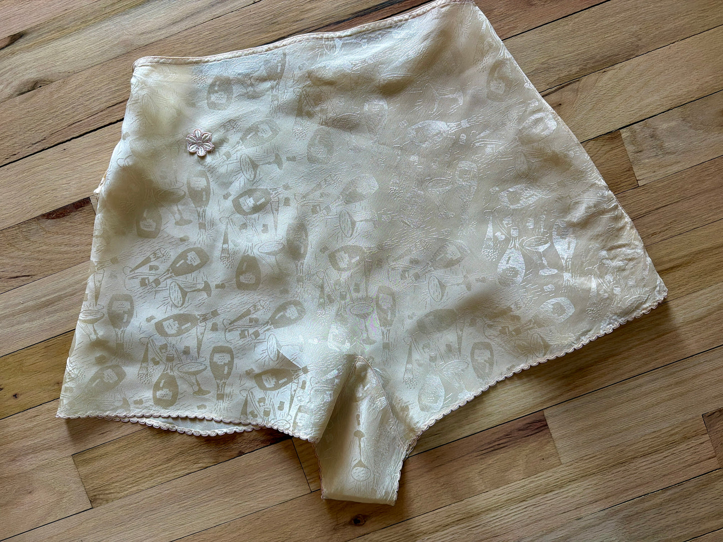 1950s Champagne Novelty Jacquard Tap Pants | Silk Blend Cocktail Motif Boudoir Shorts-50BE