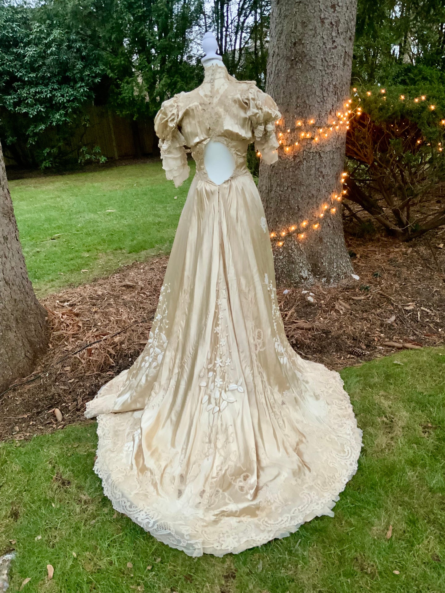 Victorian Silk Wedding Gown - 1890 - VI8