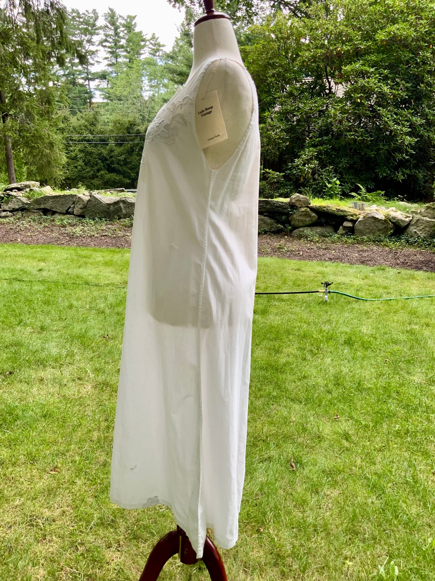 Late Edwardian White Cotton Nightgown. Antique Embroidered Cutwork Dress. Circa 1910s.ED100