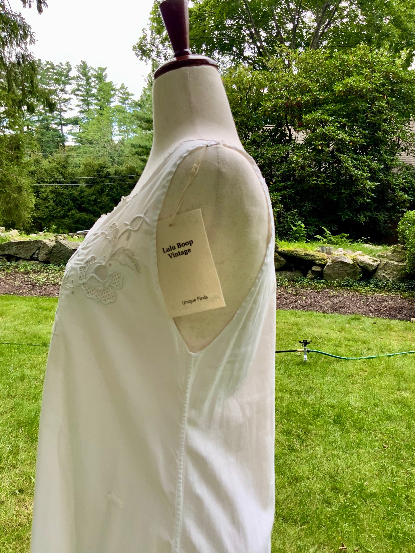 Late Edwardian White Cotton Nightgown. Antique Embroidered Cutwork Dress. Circa 1910s.ED100
