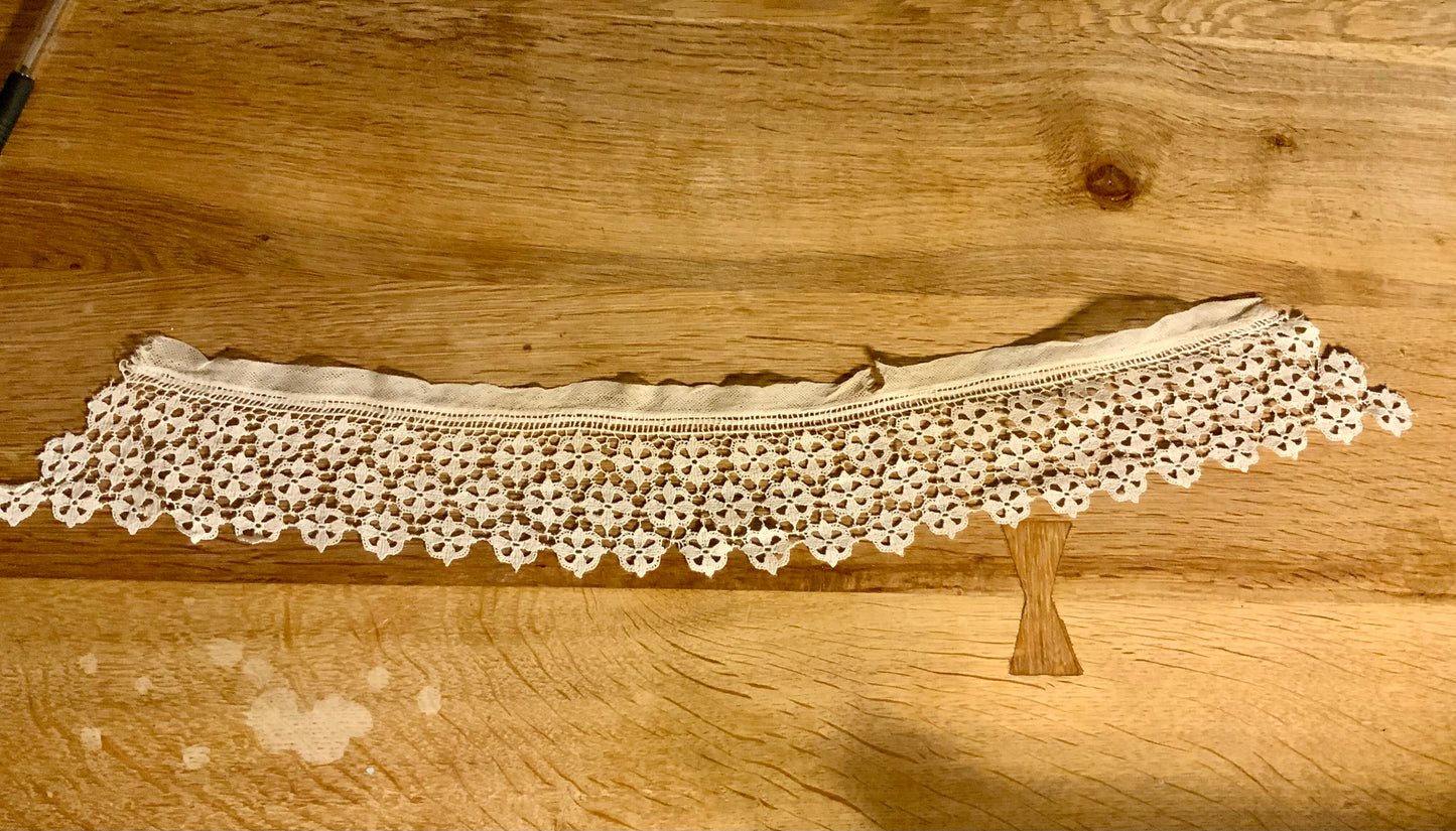 Antique lace collar or trim with delicate floral pattern, ideal for styling, layering, or textile restoration projects.