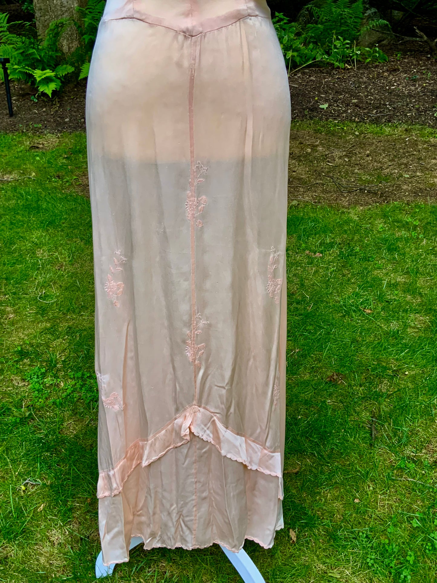 1930s Peach Silk Embroidered Gown with Train. Alternative Vintage Bridal Dress.30CF