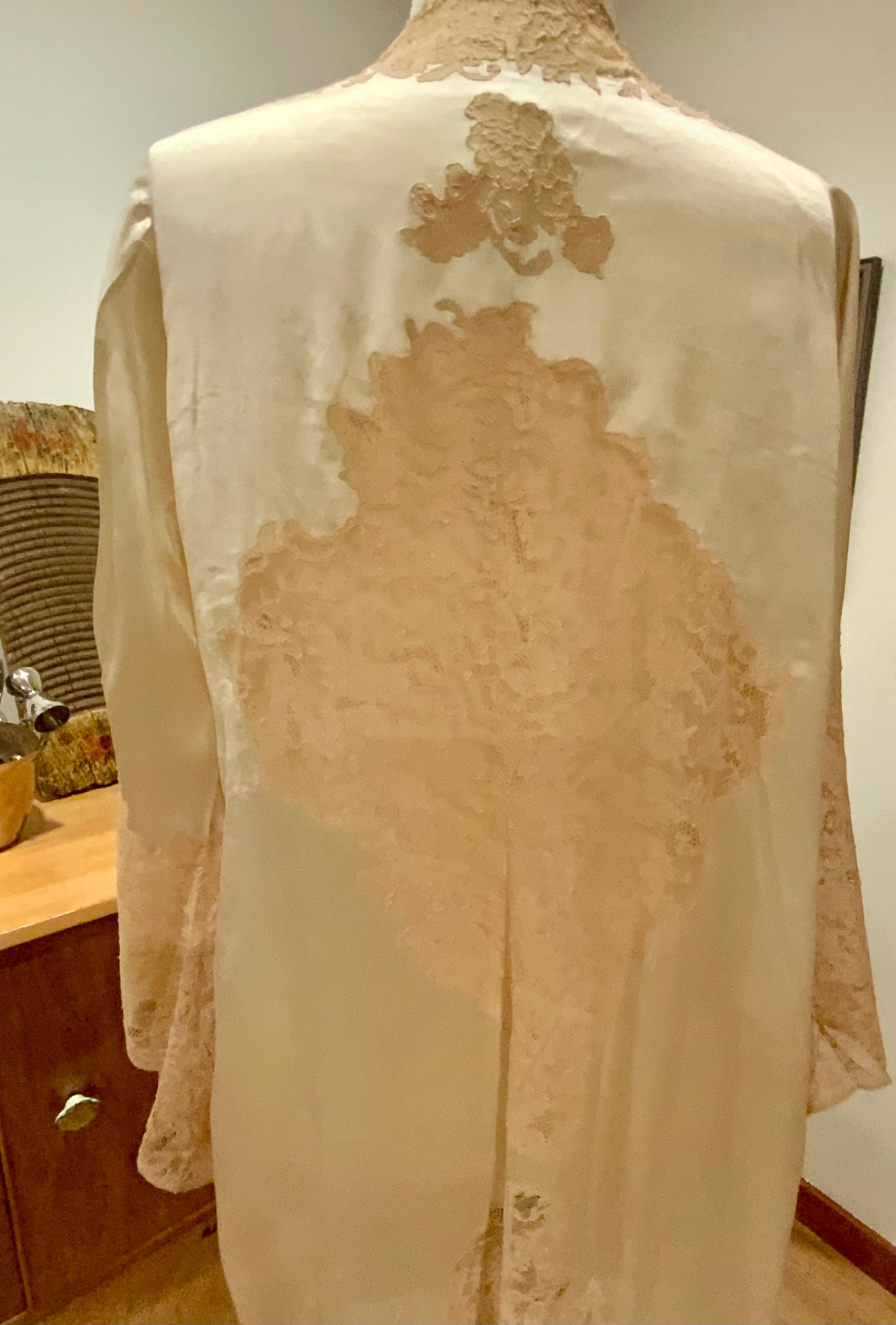 1930s Pure Silk & Lace Robe – Ivory Antique Peignoir with Hand – Luxury Vintage - 30AR