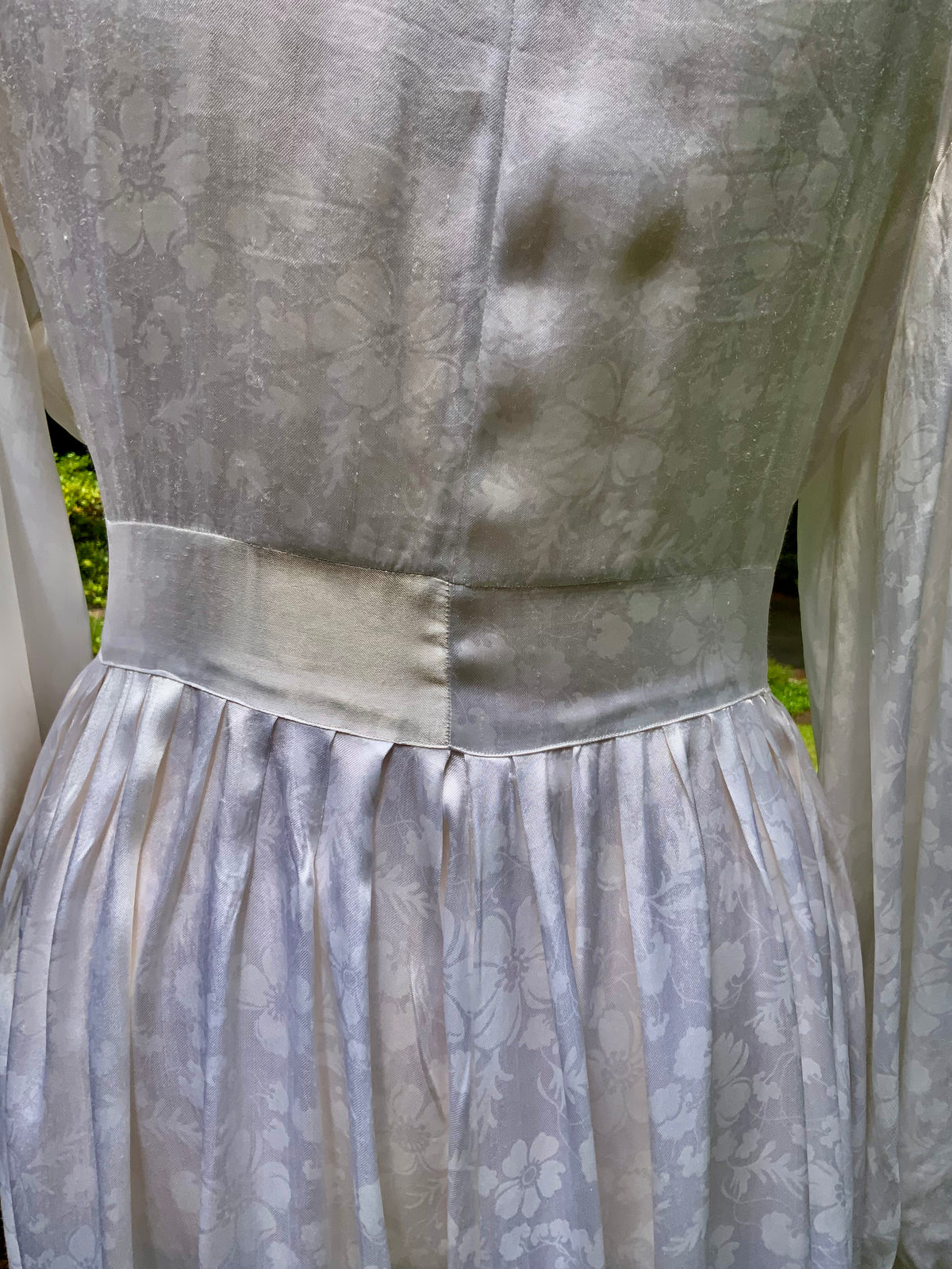 Vintage 1960s 1970s White Floral Jacquard Satin Robe with Pearl Buttons and Lace Appliqués.60R
