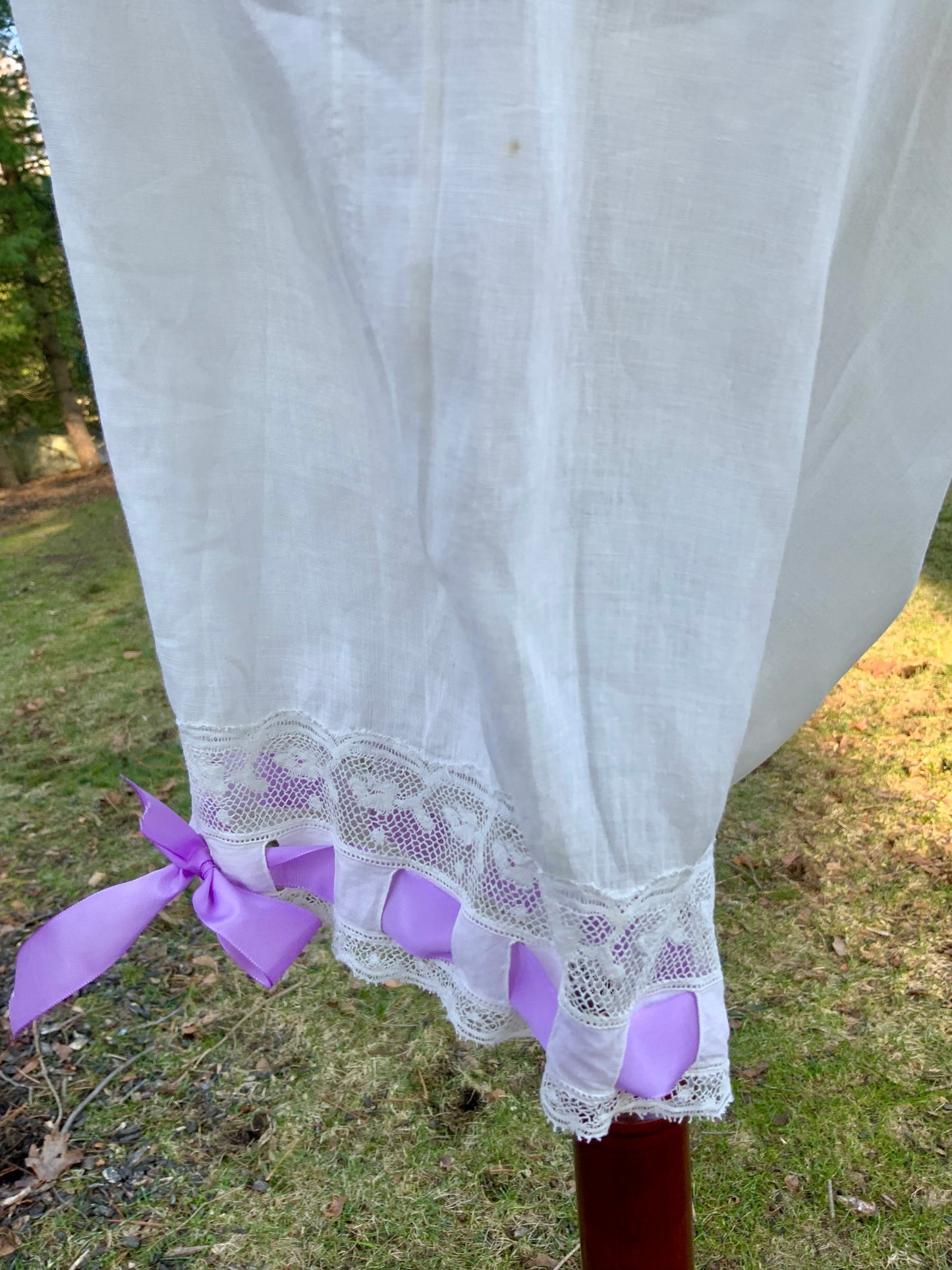 Antique Edwardian White Cotton Bloomers – Lace Trim – Lavender Ribbon Detail – Adjustable Waist – Split Crotch Drawers – Early 1900s Lingerie-ED72