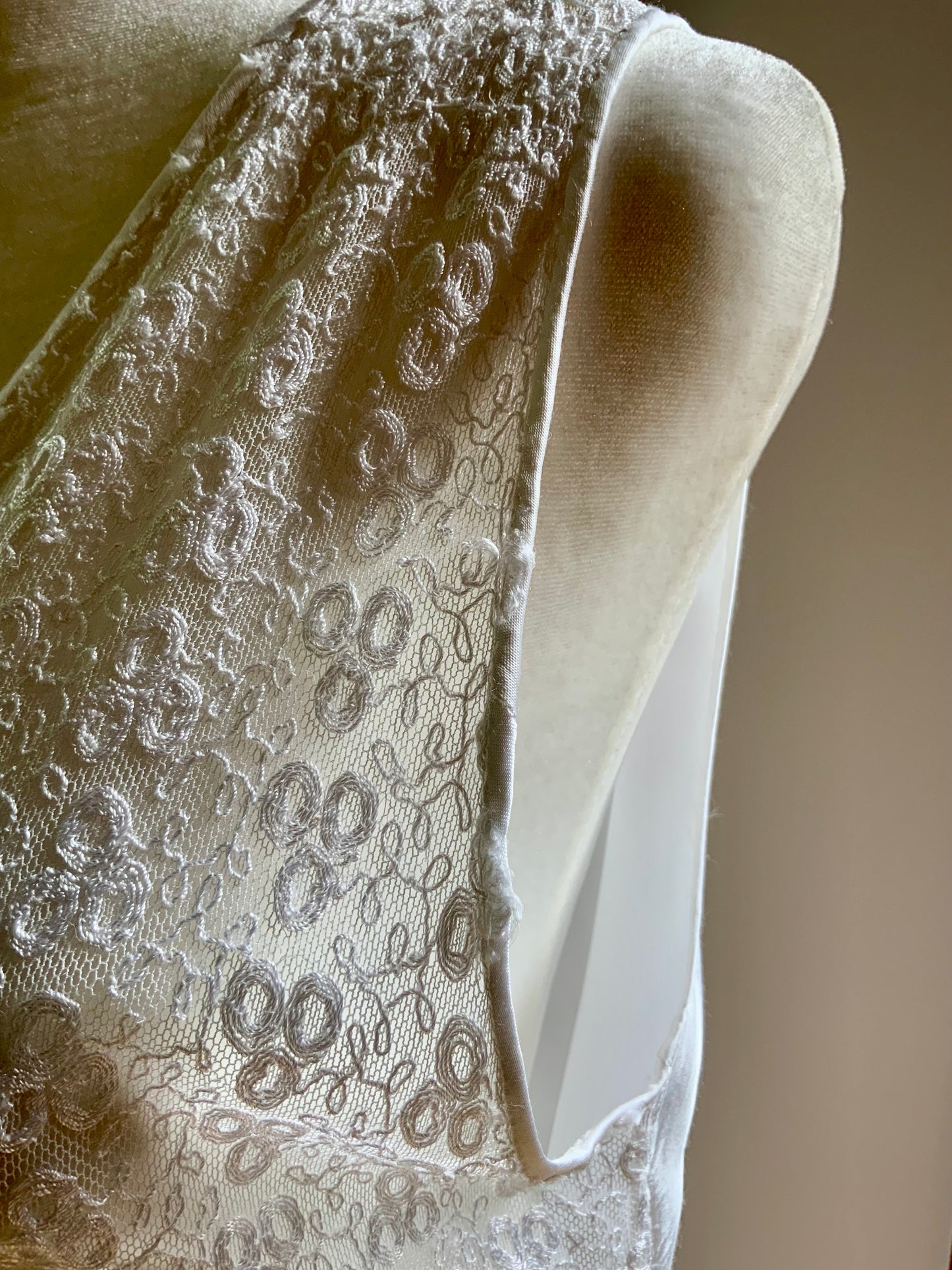1930s Bridal Boudoir Gown | White Silk Satin Bias Cut Nightgown | Embroidered Lace Bodice | Old Hollywood Lingerie-30DH