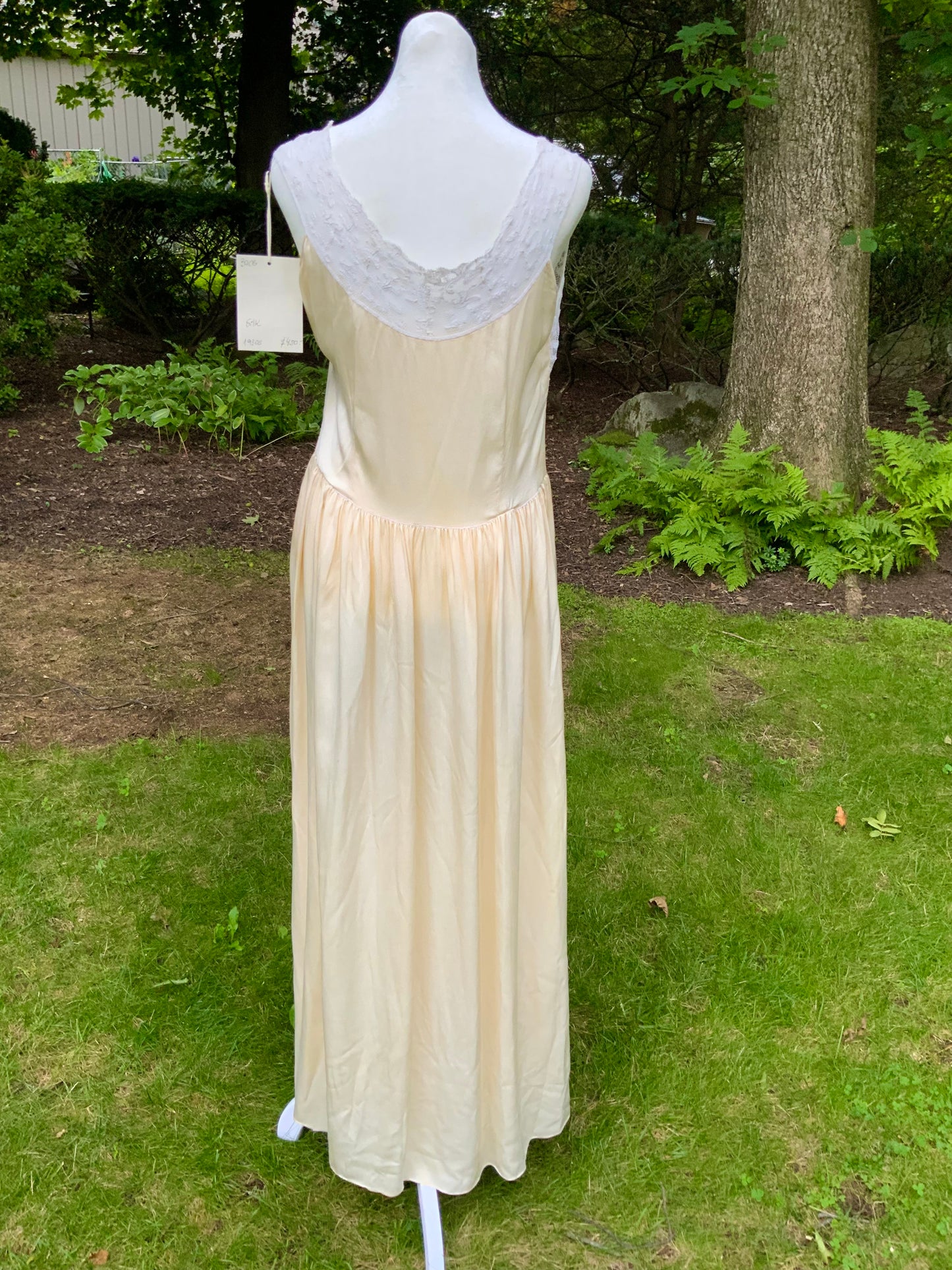 1930s Pure Silk and Lace Nightgown. Champagne Ivory Embroidered Gown. Romantic Bridal Slip Dress.30CG