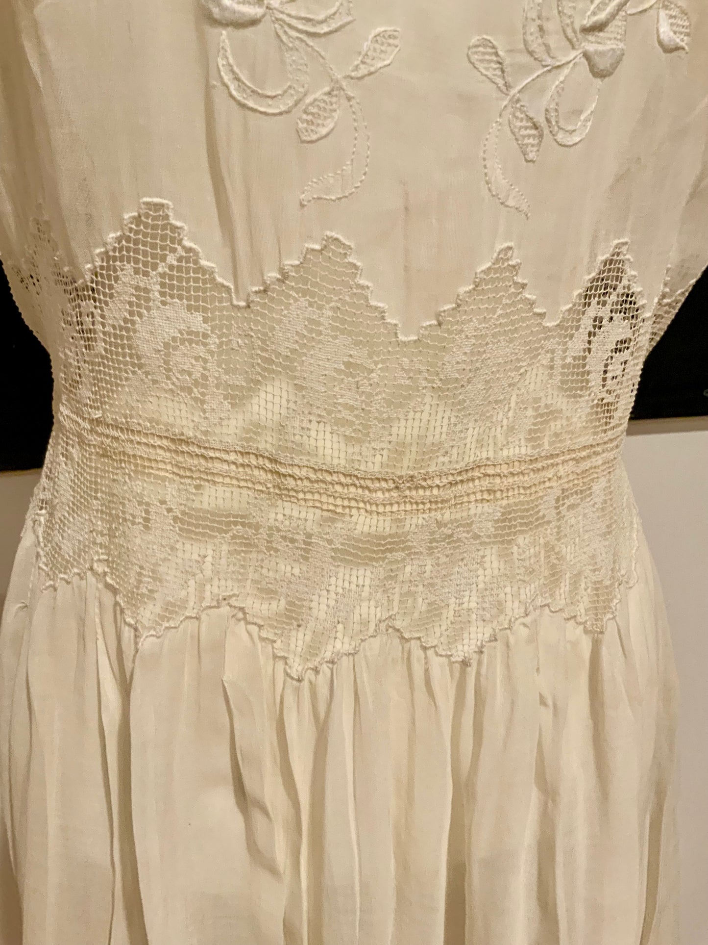 Edwardian Tea Dress in with Handmade Lace & Embroidery | c.1905–1915 - ED30