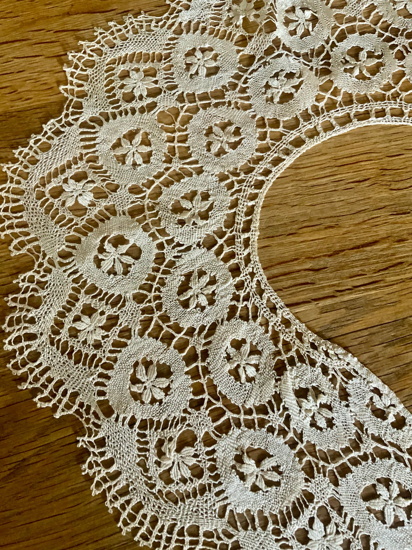 Antique Lace Collar - 1900