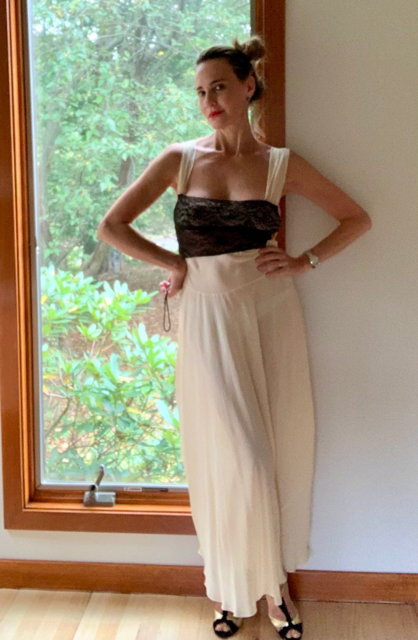 Silk Nightgown - Black Lace Embelishment - 30s - 30AO