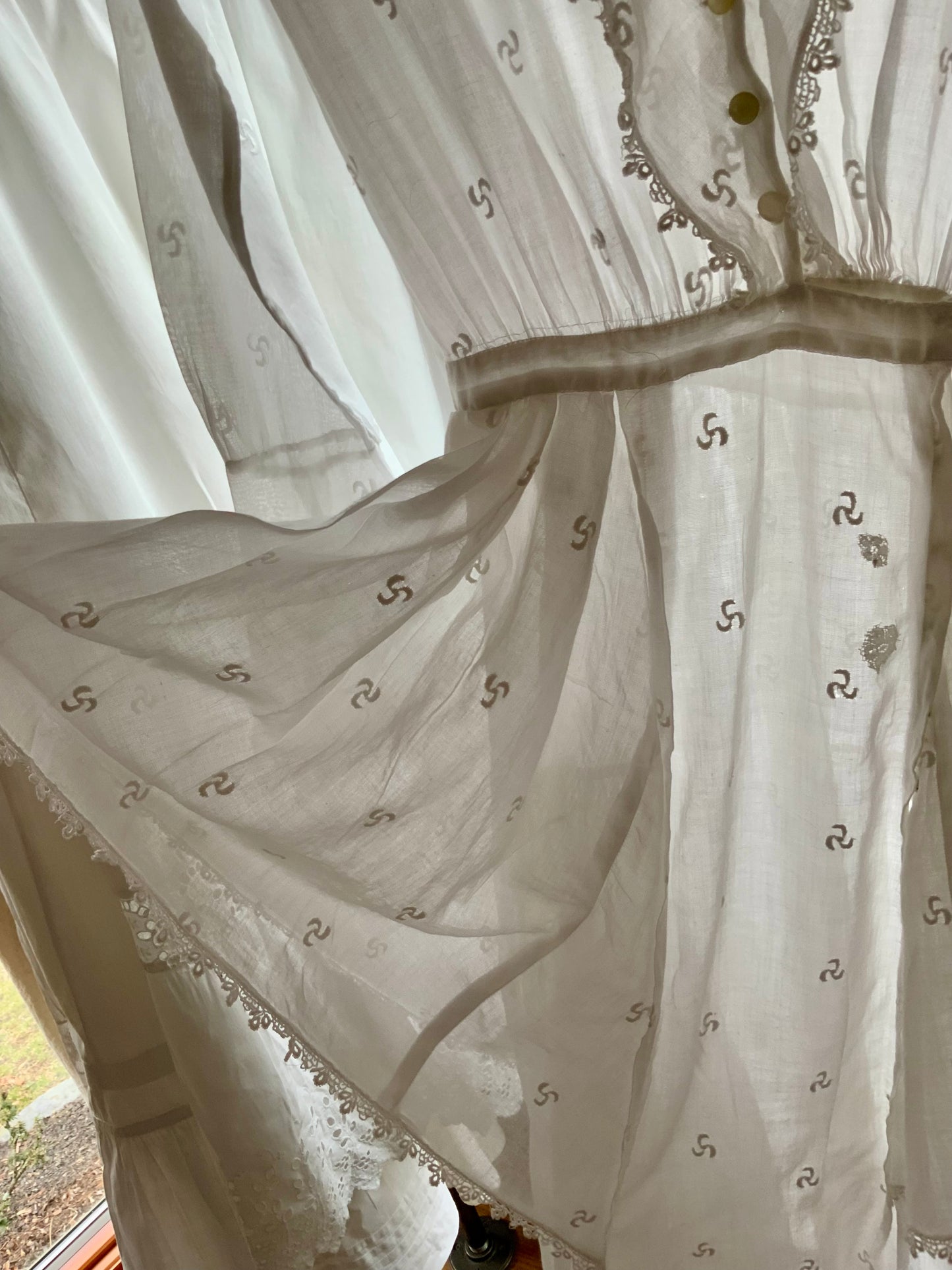 Edwardian Lingerie Dress 1915–1925 Sheer Embroidered Cotton with Lace Detail-ED73