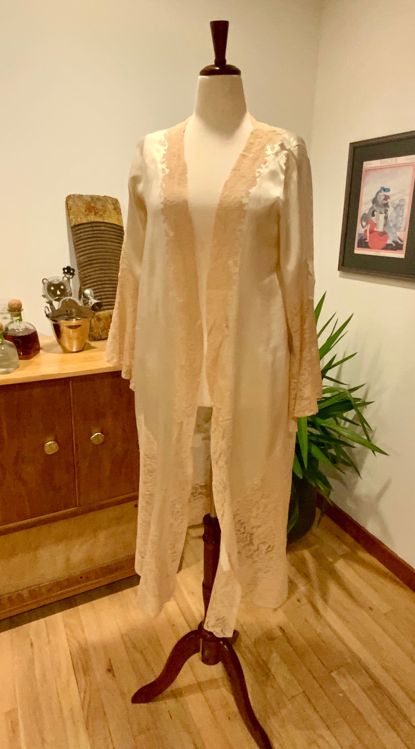 1930s Pure Silk & Lace Robe – Ivory Antique Peignoir with Hand – Luxury Vintage - 30AR