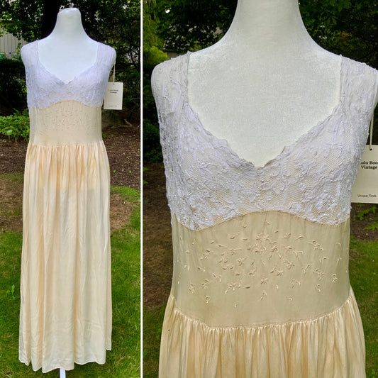 1930s Pure Silk and Lace Nightgown. Champagne Ivory Embroidered Gown. Romantic Bridal Slip Dress.30CG