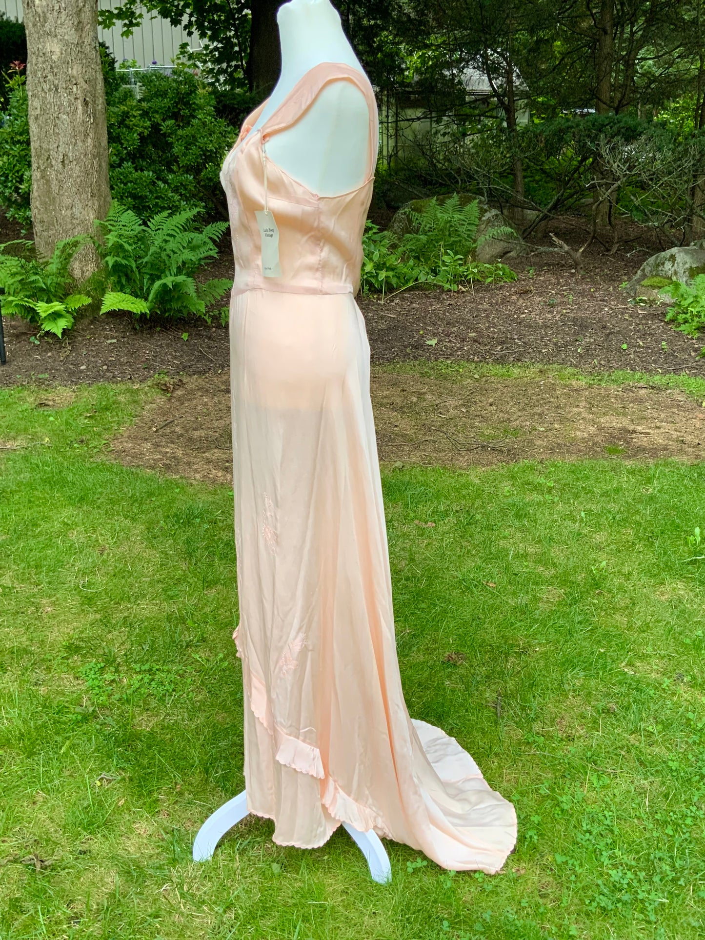 1930s Peach Silk Embroidered Gown with Train. Alternative Vintage Bridal Dress.30CF