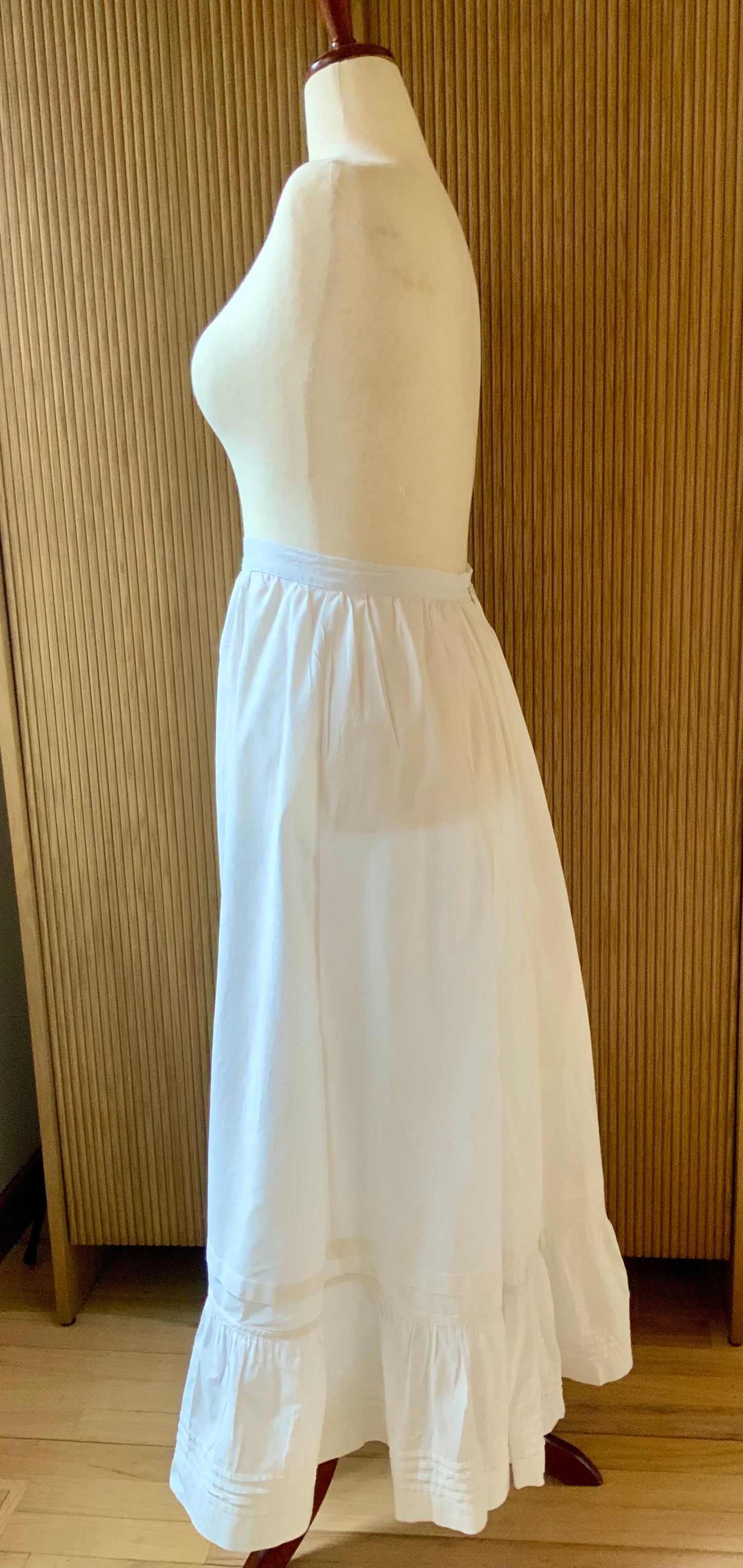 Antique Edwardian White Cotton Petticoat Skirt with Hand-Applied Vintage Appliqués-ED75