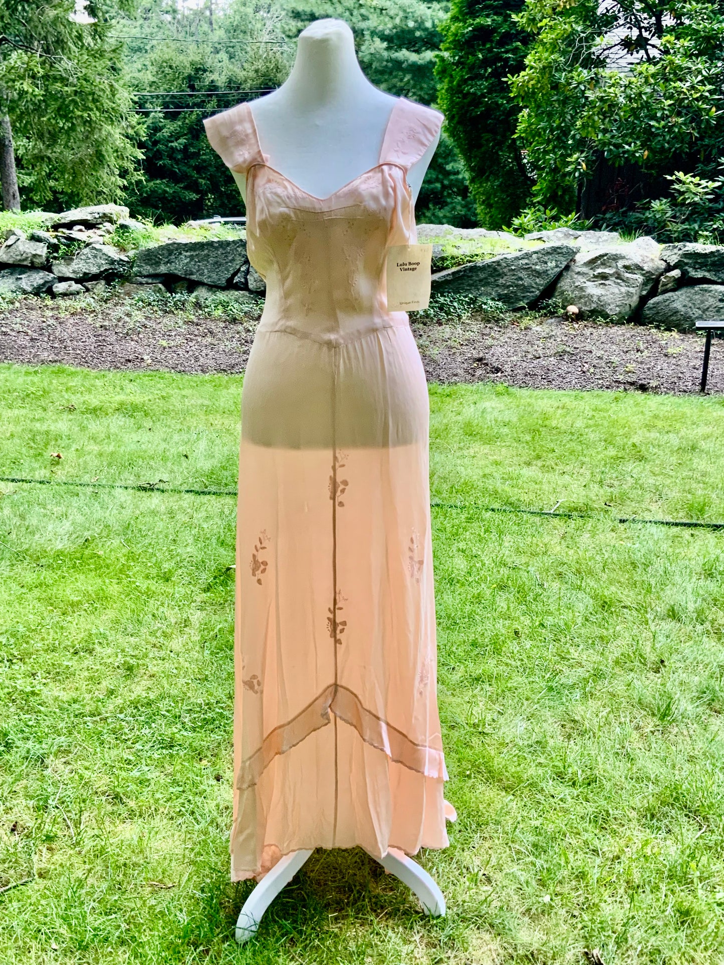 1930s Peach Silk Embroidered Gown with Train. Alternative Vintage Bridal Dress.30CF