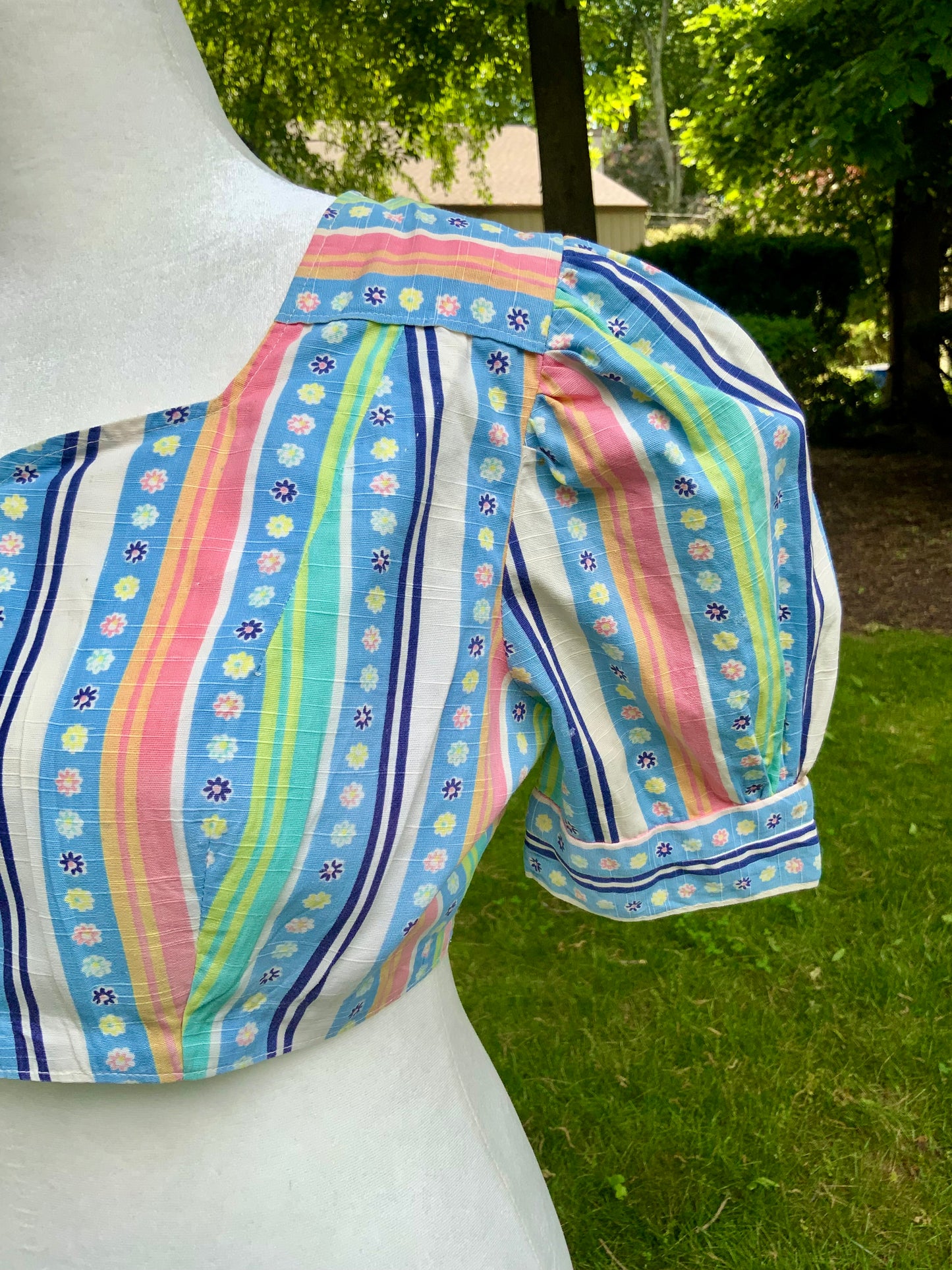 Rare 1930s Floral Stripe Button Back Blouse | Puff Sleeve Crop Top-30CZ