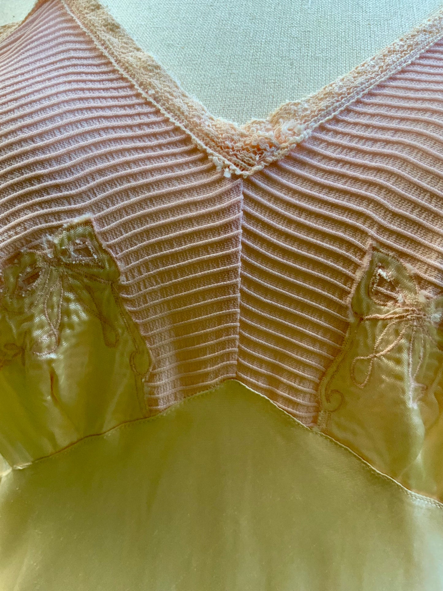 Late 1930s Peach Satin Slip Dress. Blush Pink Bodice. Floral Embroidery. Luxury Vintage Lingerie-40BR