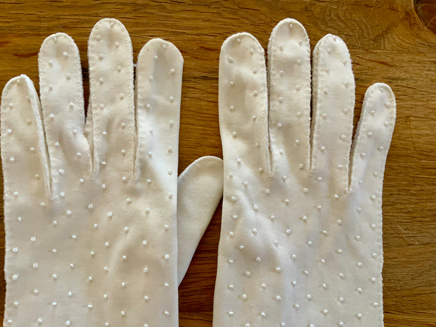 Beaded White Evening Gloves - 50s