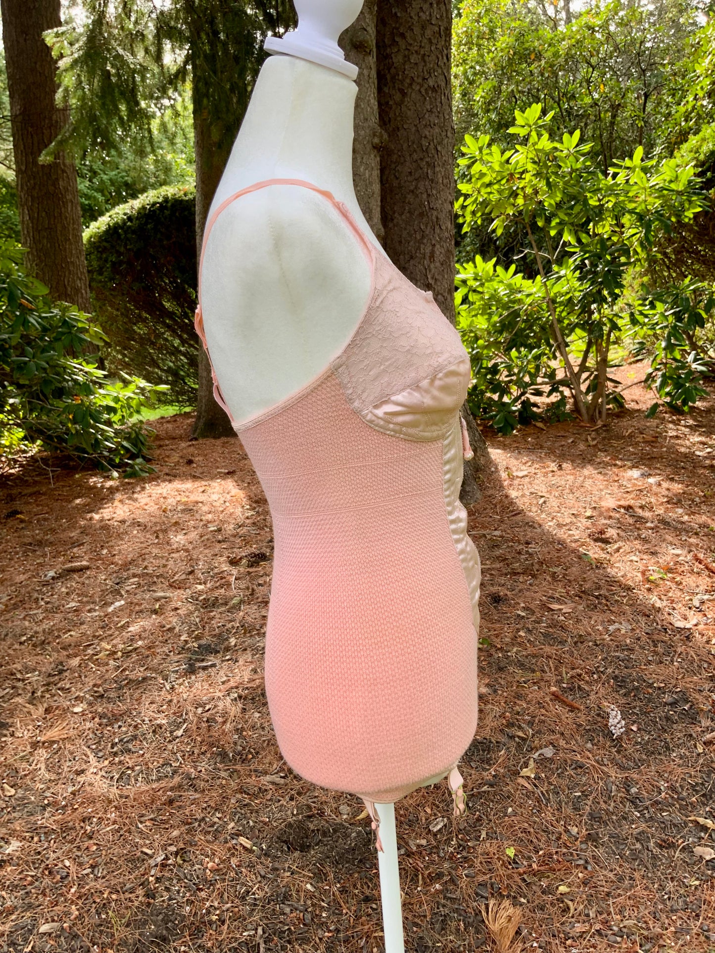 Vintage Corselet Girdle / Peach / Shaping Lingerie - Late 40s - 40AL corset