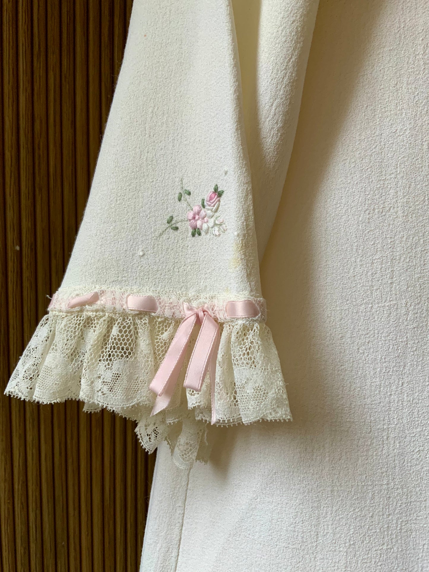 1950s Vintage Nylon Crepe Peignoir Robe Lace Ribbon Embroidered Boudoir Lingerie-50BF