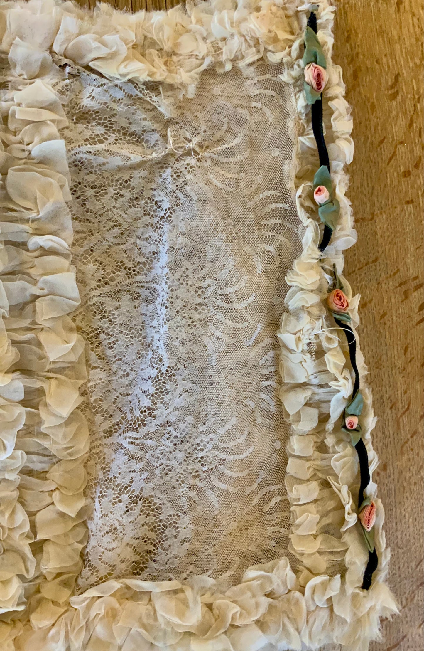 Rare Antique Edwardian Lace & Chiffon Ruffle Scarf Shawl w/ Ribbon Rosettes – Iconic -VI1734j