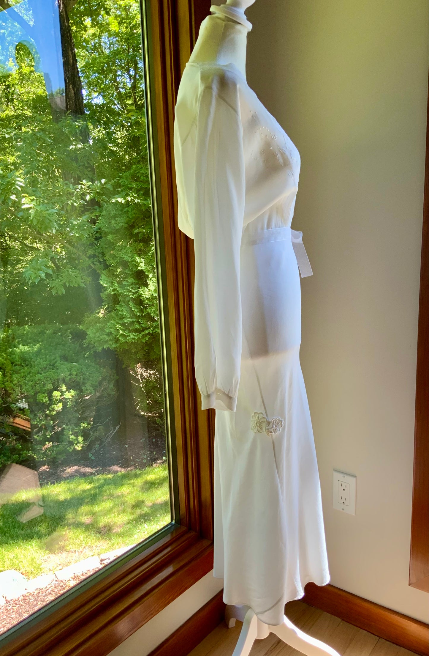Vintage Ivory Silk Satin Long Sleeve Bridal Gown | Deep V-Neck Lace Maxi Dress-70BD