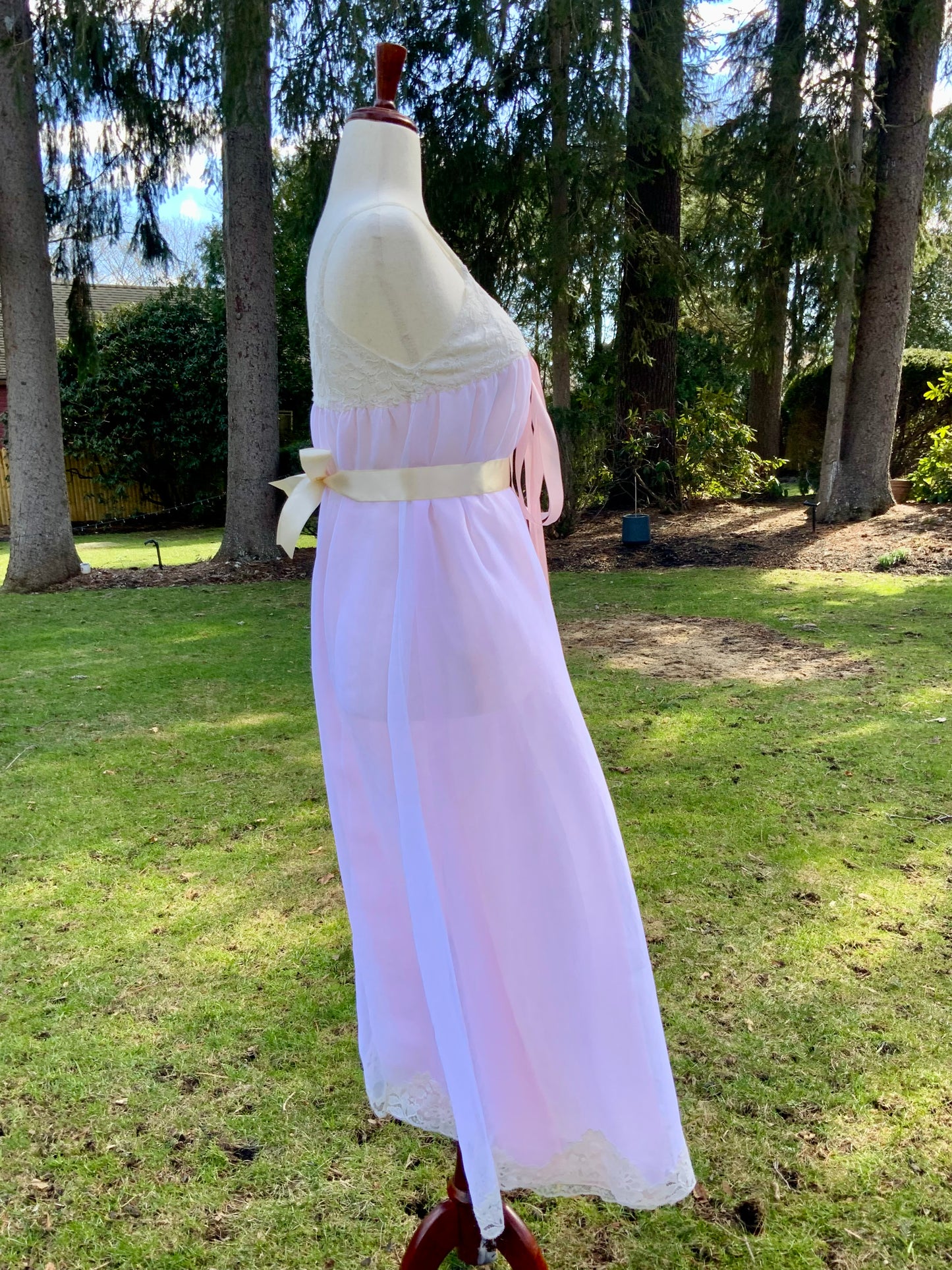 1970s Sheer Pink Nylon Nightgown with Floral Lace Appliqué Bodice & Double Layer – Romantic Lingerie Dress-70B