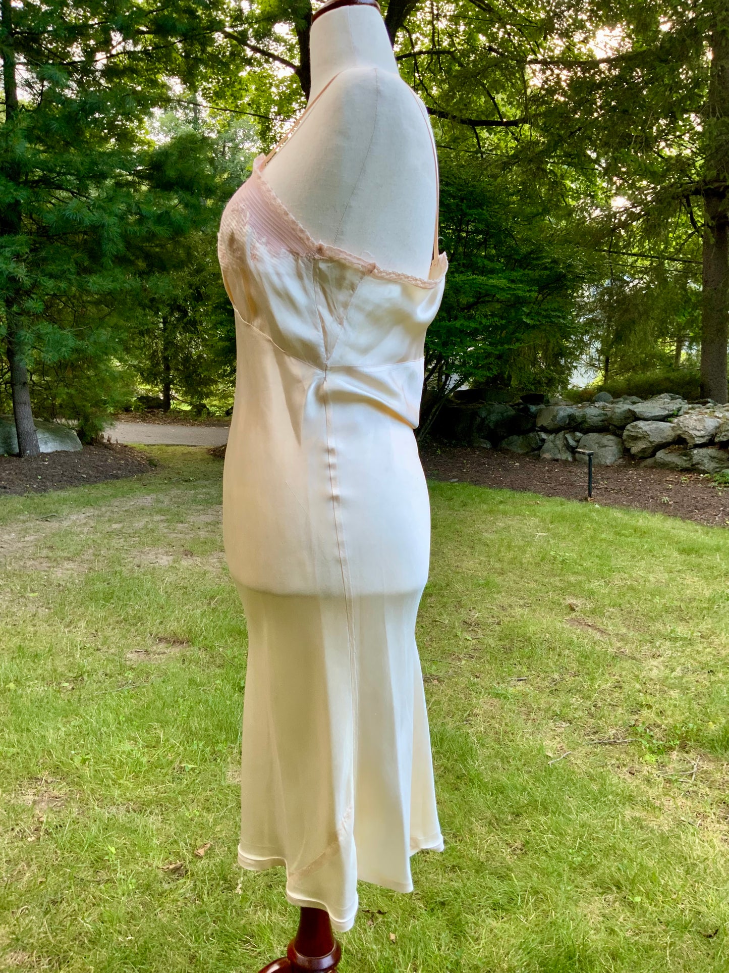 Late 1930s Peach Satin Slip Dress. Blush Pink Bodice. Floral Embroidery. Luxury Vintage Lingerie-40BR