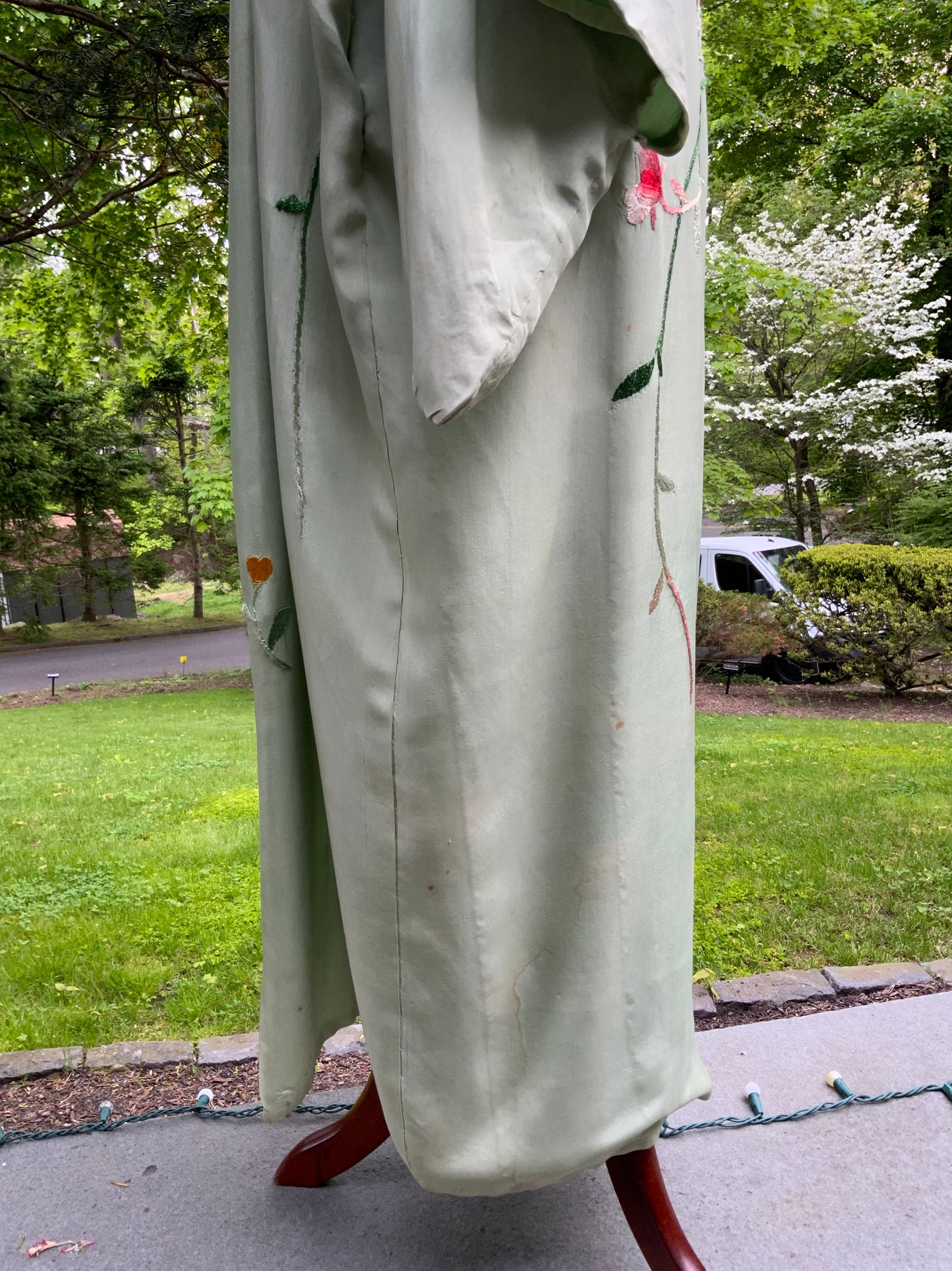 Vintage Japanese Silk Embroidered Kimono | Celadon Green Floral Robe
-40CD