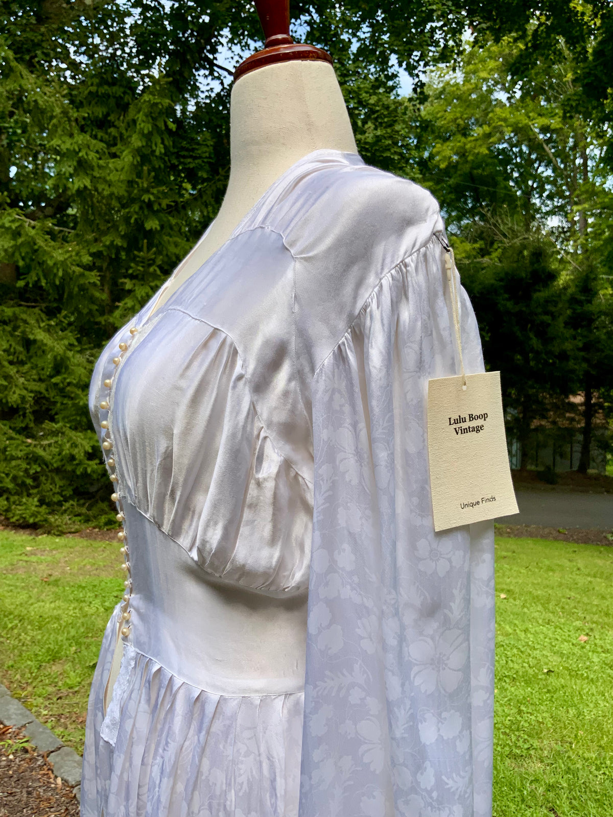 Vintage 1960s 1970s White Floral Jacquard Satin Robe with Pearl Buttons and Lace Appliqués.60R
