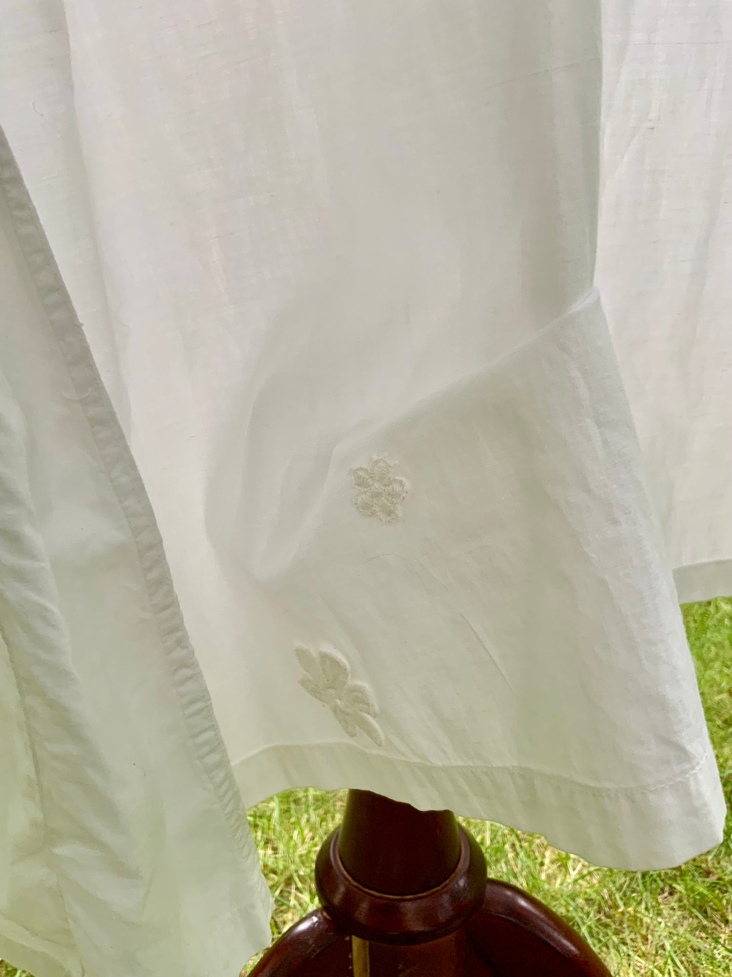 Late Edwardian White Cotton Nightgown. Antique Embroidered Cutwork Dress. Circa 1910s.ED100