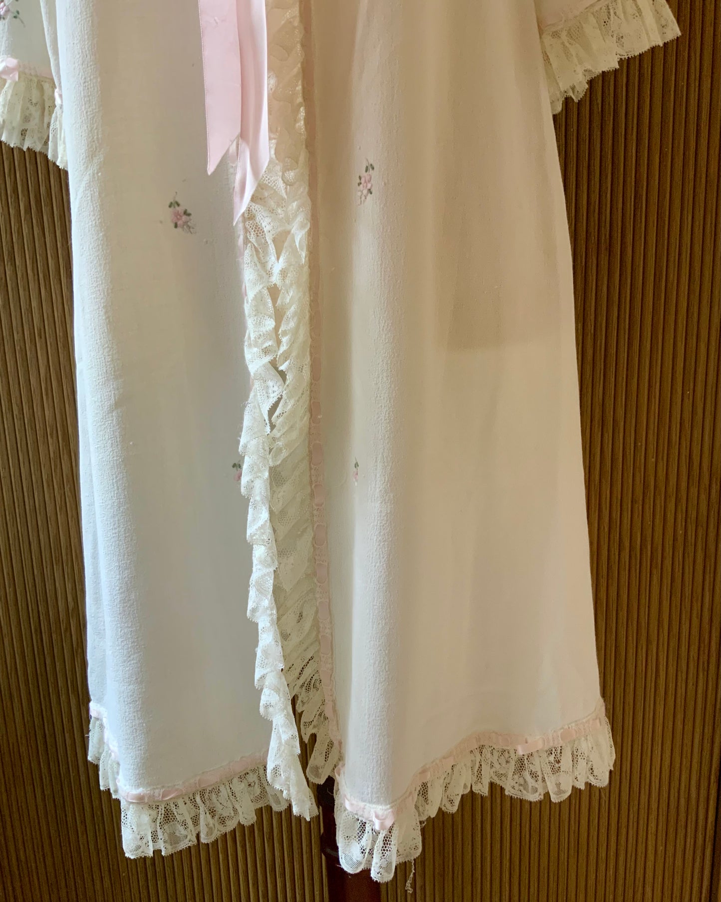 1950s Vintage Nylon Crepe Peignoir Robe Lace Ribbon Embroidered Boudoir Lingerie-50BF