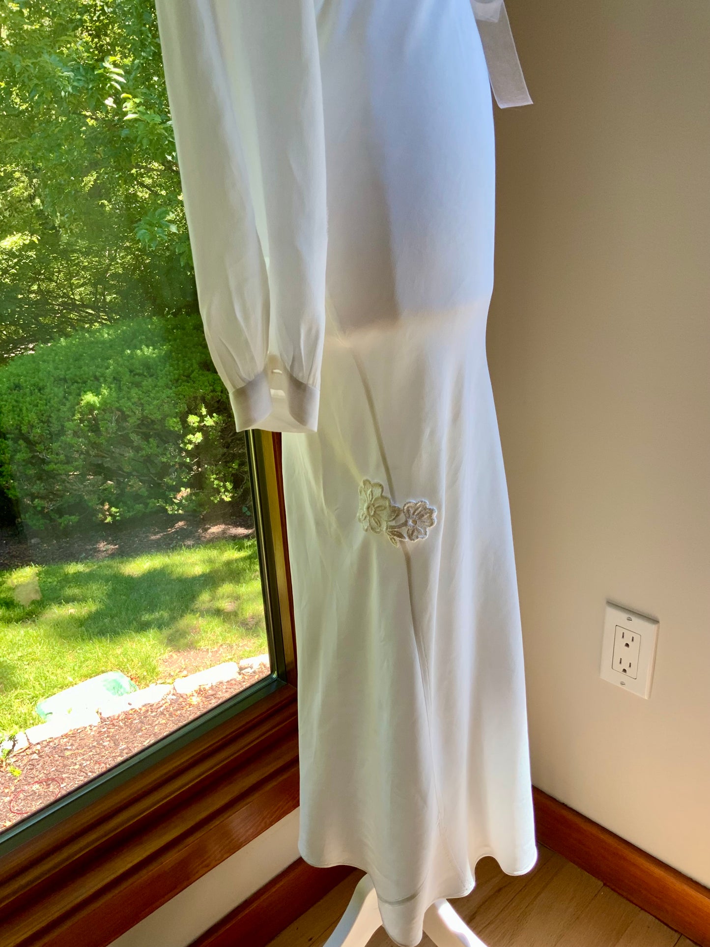 Vintage Ivory Silk Satin Long Sleeve Bridal Gown | Deep V-Neck Lace Maxi Dress-70BD