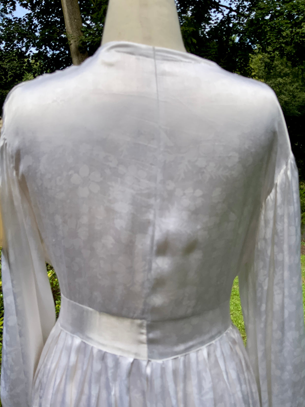 Vintage 1960s 1970s White Floral Jacquard Satin Robe with Pearl Buttons and Lace Appliqués.60R