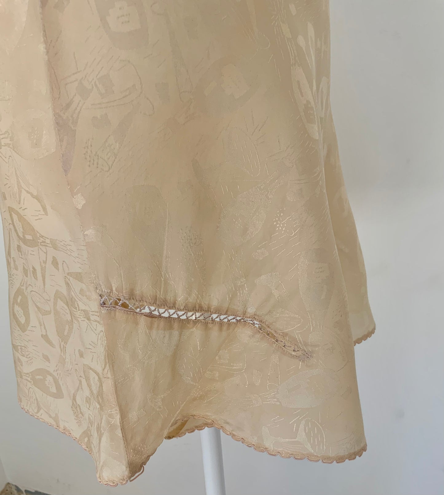 1950s Champagne Novelty Jacquard Tap Pants | Silk Blend Cocktail Motif Boudoir Shorts-50BE
