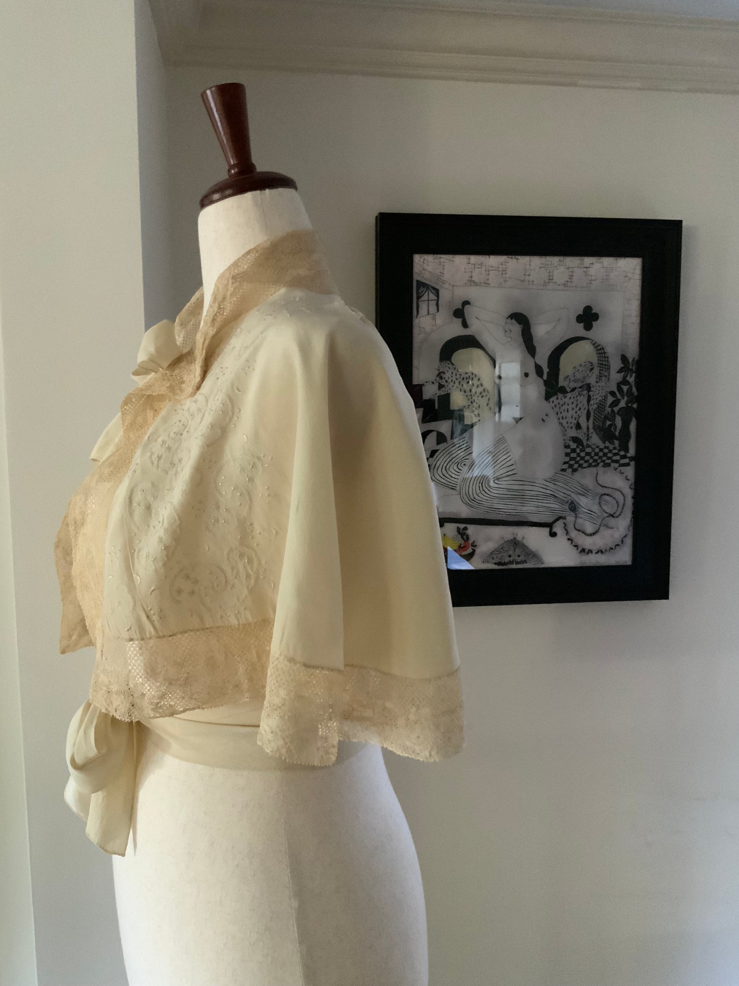 Stuning Silk Cape -30s