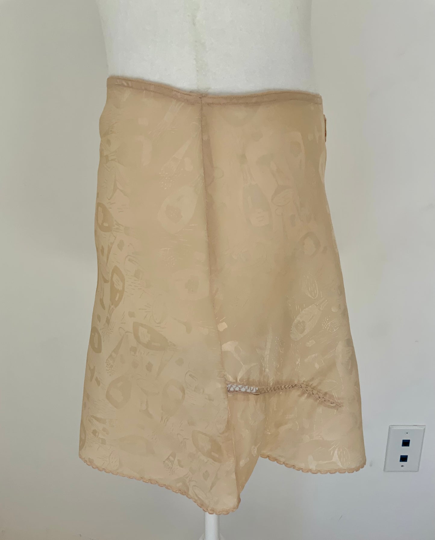 1950s Champagne Novelty Jacquard Tap Pants | Silk Blend Cocktail Motif Boudoir Shorts-50BE